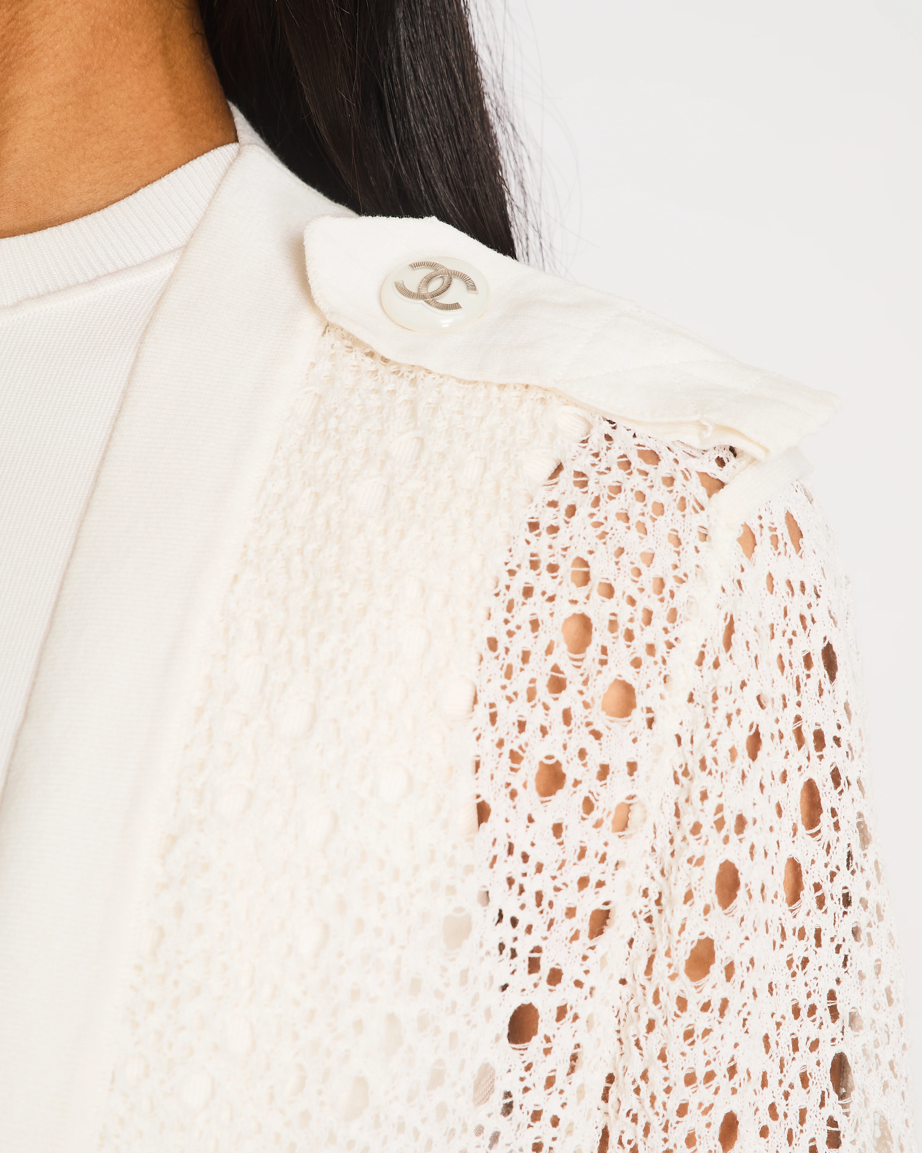 Chanel White Perforated Cardigan with CC Lapel and Button Detail Size FR 46 (UK 18) - Image 4