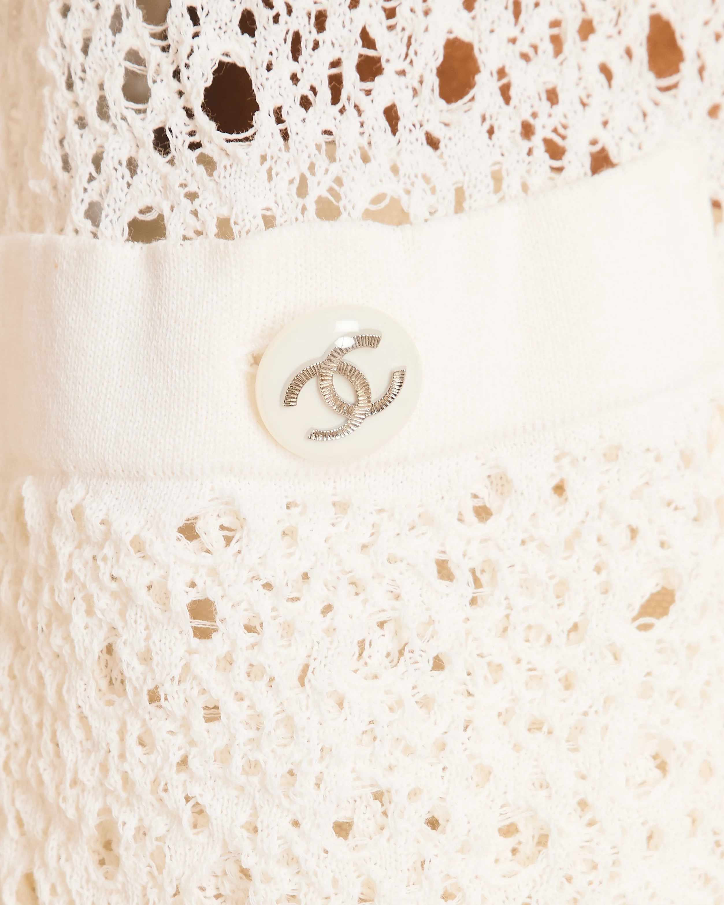 Chanel White Perforated Cardigan with CC Lapel and Button Detail Size FR 46 (UK 18) - Image 5