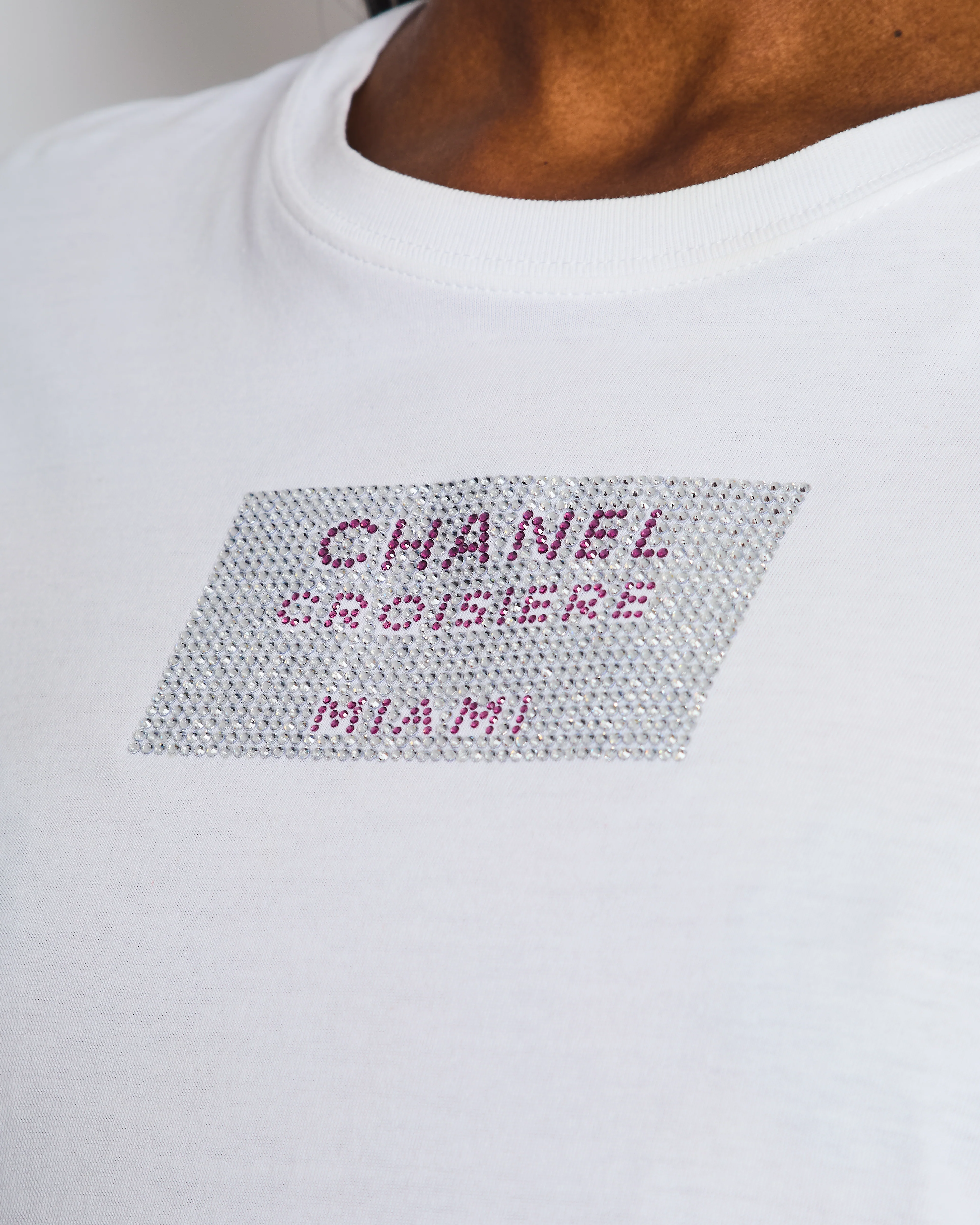 Chanel White T-shirt Rhinestones Detail “Croisiere Miami” Size M (UK 10) - Image 4