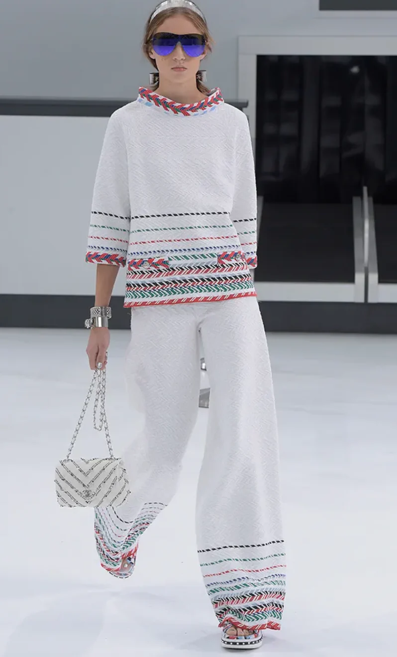 Chanel 16/S White Tweed Chevron Short Sleeve Top with Silver Botton Detail FR 38 Size UK 8 - Image 6