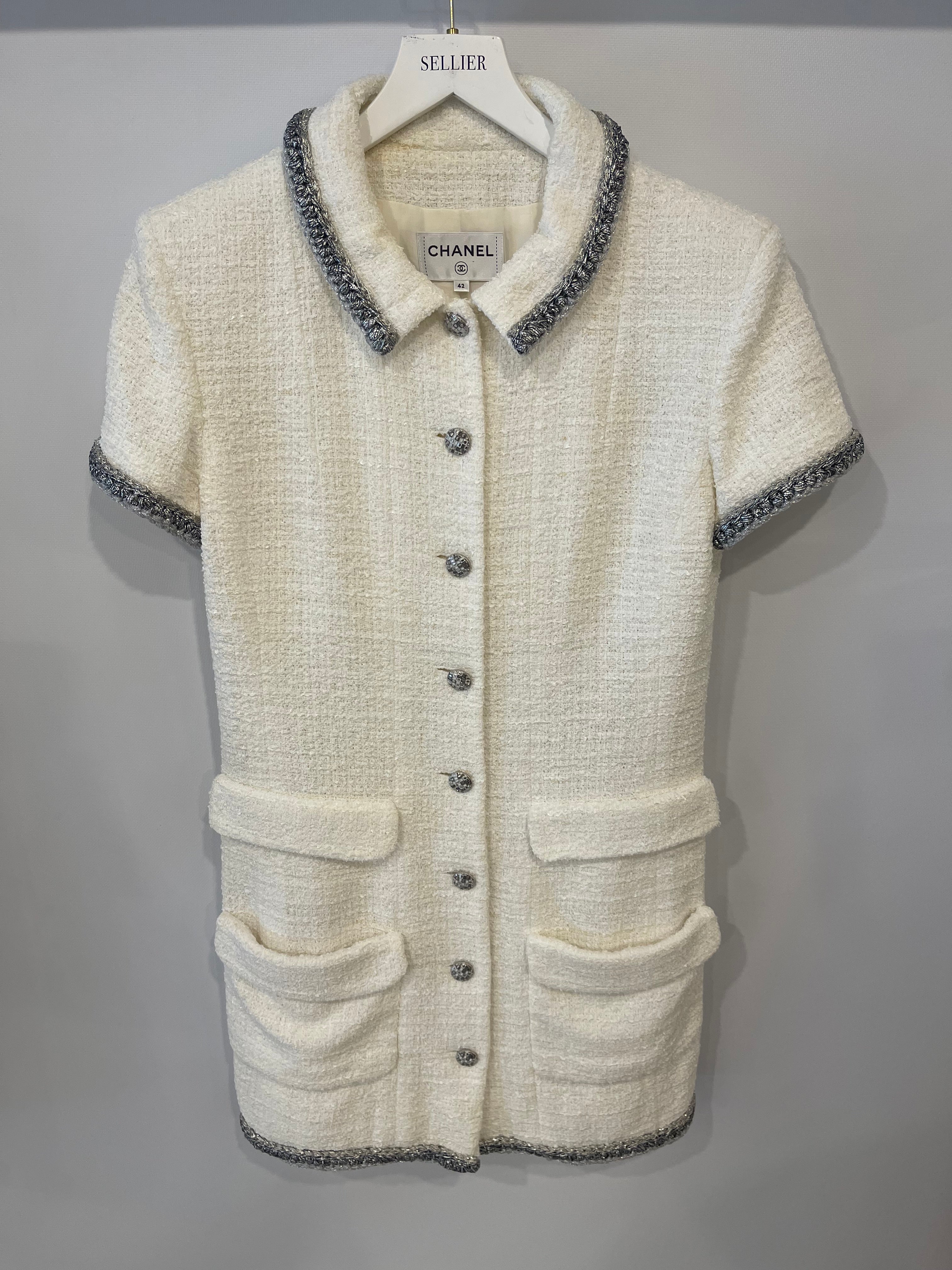 *HOT* Chanel 20S White Tweed Short-Sleeve Mini Dress with Silver Buttons and Embellishments Details FR 42 (UK 14) RRP £5,250 - Image 12