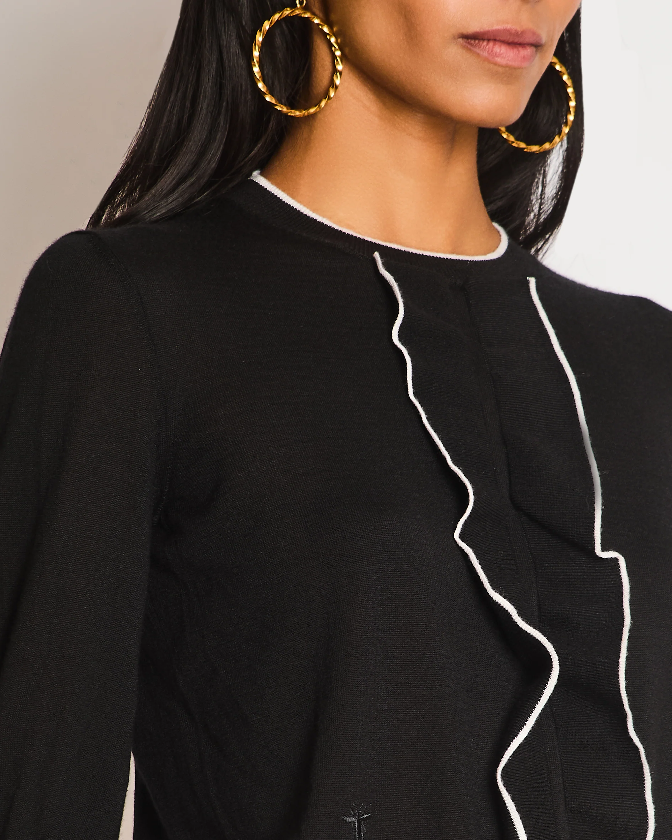 Christian Dior Black Long Sleeve Cashmere Jumper with White Piping Trim and Bee Logo Detail Size FR 38 (UK 10) - Image 2