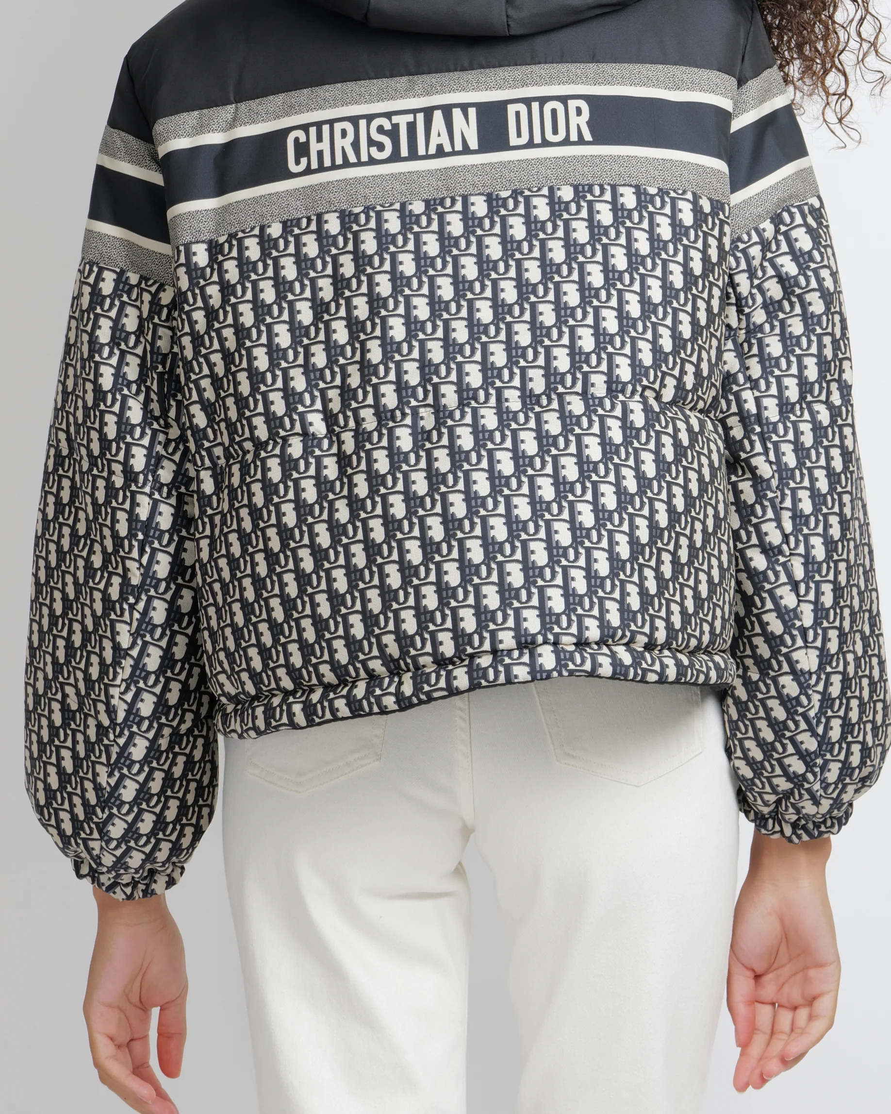 Christian Dior Navy and Ecru Cropped Reversible Puffer Jacket with Oblique Logo Pattern and Back Logo Size XS (UK 6) RRP £4,500 - Image 6