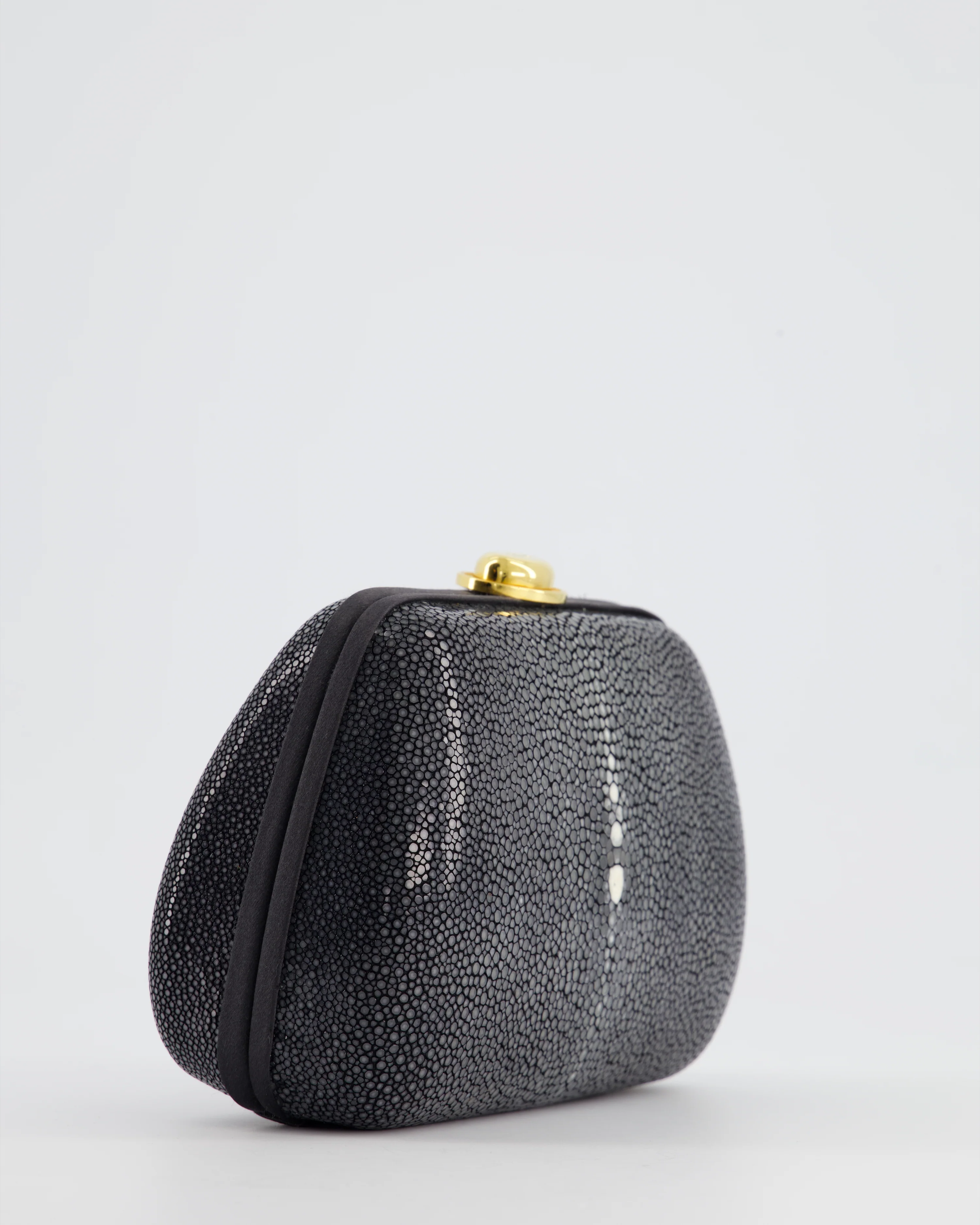 Christian Dior Vintage Grey and White Stingray Small Clutch Bag with Gold Chain - Image 13