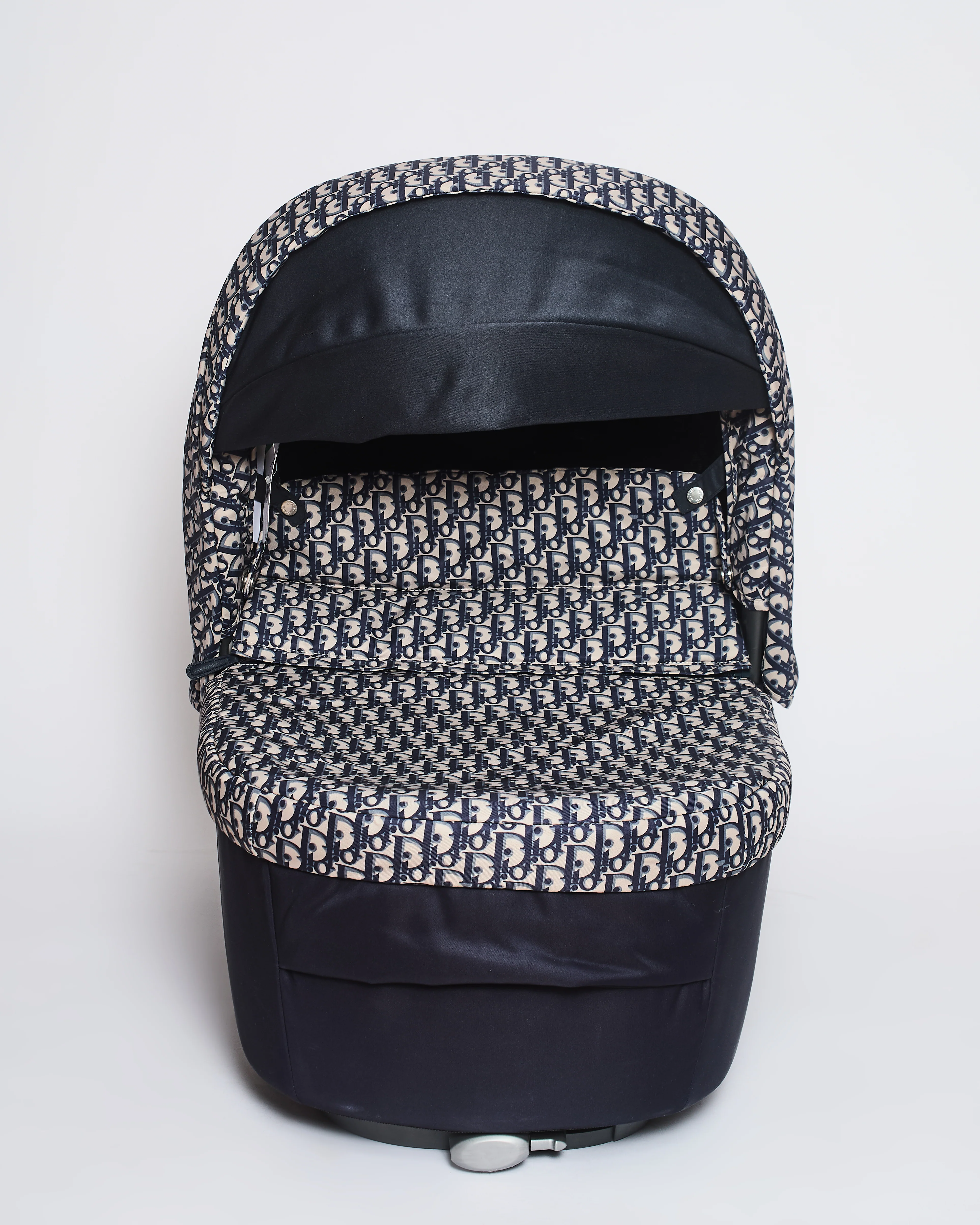 Christian Dior x Inglesina Bassinet and Stroller Combo in Blue and Beige Oblique Print Technical Fabric - Image 11