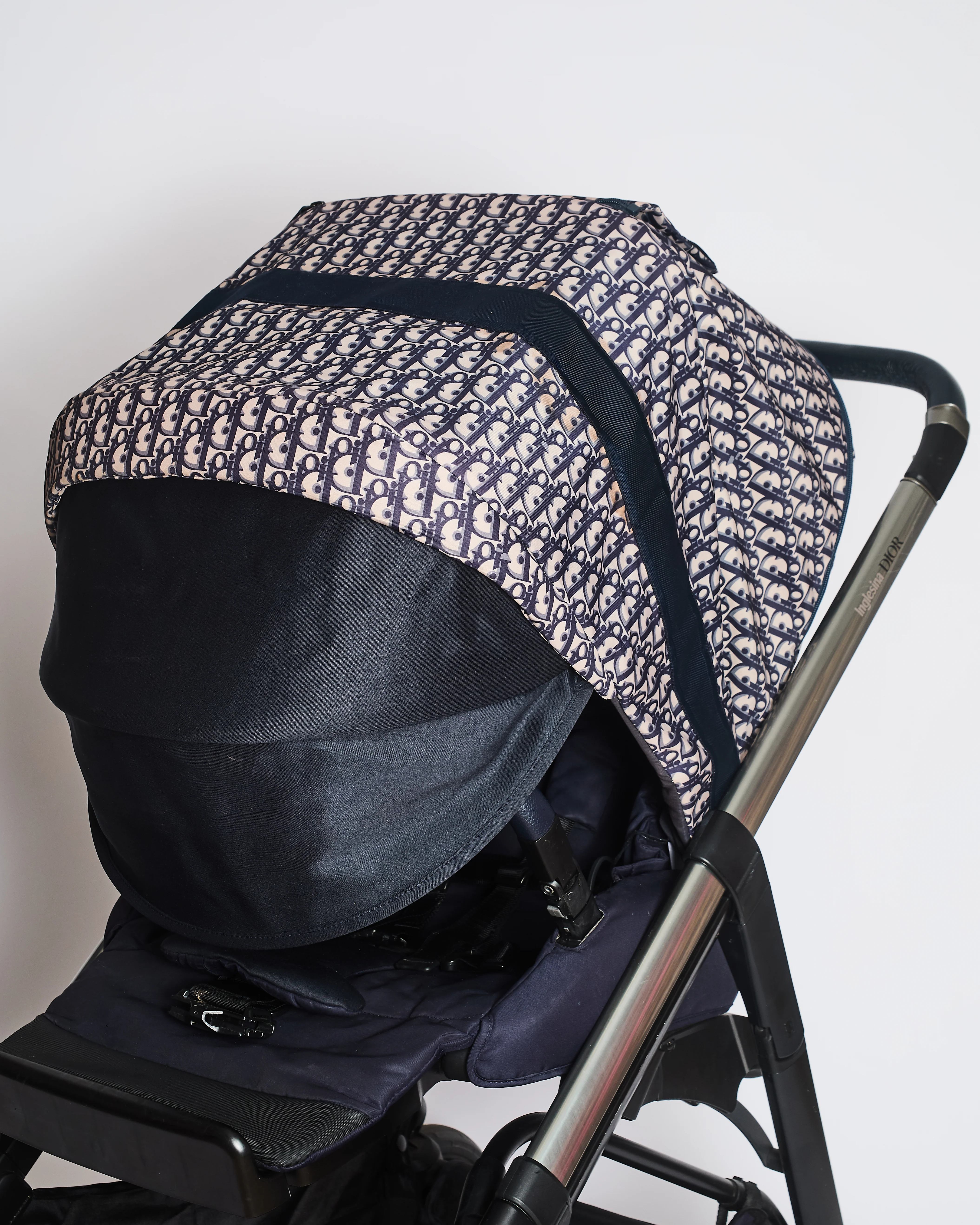 Christian Dior x Inglesina Bassinet and Stroller Combo in Blue and Beige Oblique Print Technical Fabric - Image 4