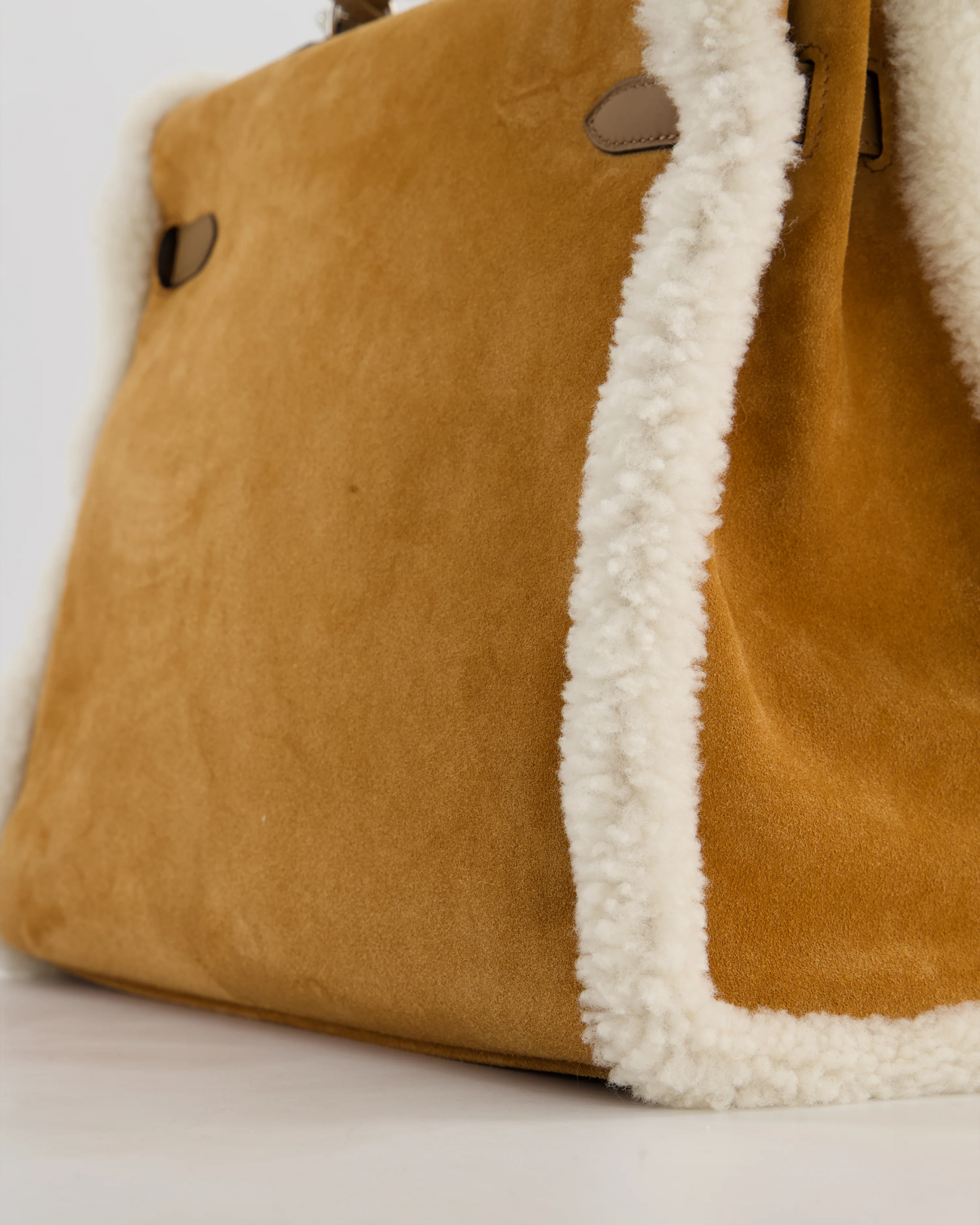 *COLLECTOR'S* Hermès Kelly 35 Teddy Plush Grizzly Bag in Alezan Swift Leather, Ecru Plush & Chamois Grizzly Suede Leather with Palladium Hardware - Image 15