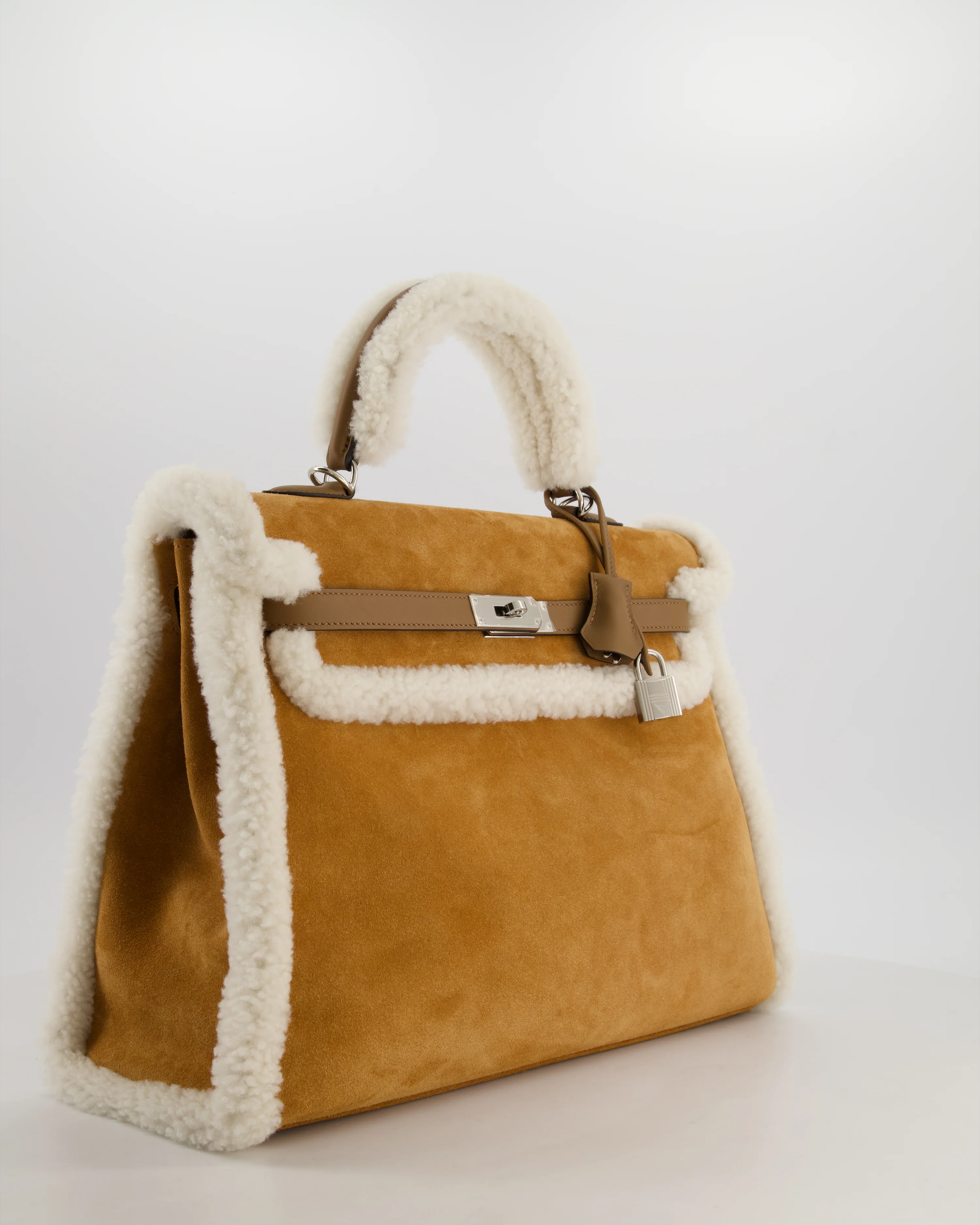 *COLLECTOR'S* Hermès Kelly 35 Teddy Plush Grizzly Bag in Alezan Swift Leather, Ecru Plush & Chamois Grizzly Suede Leather with Palladium Hardware - Image 6