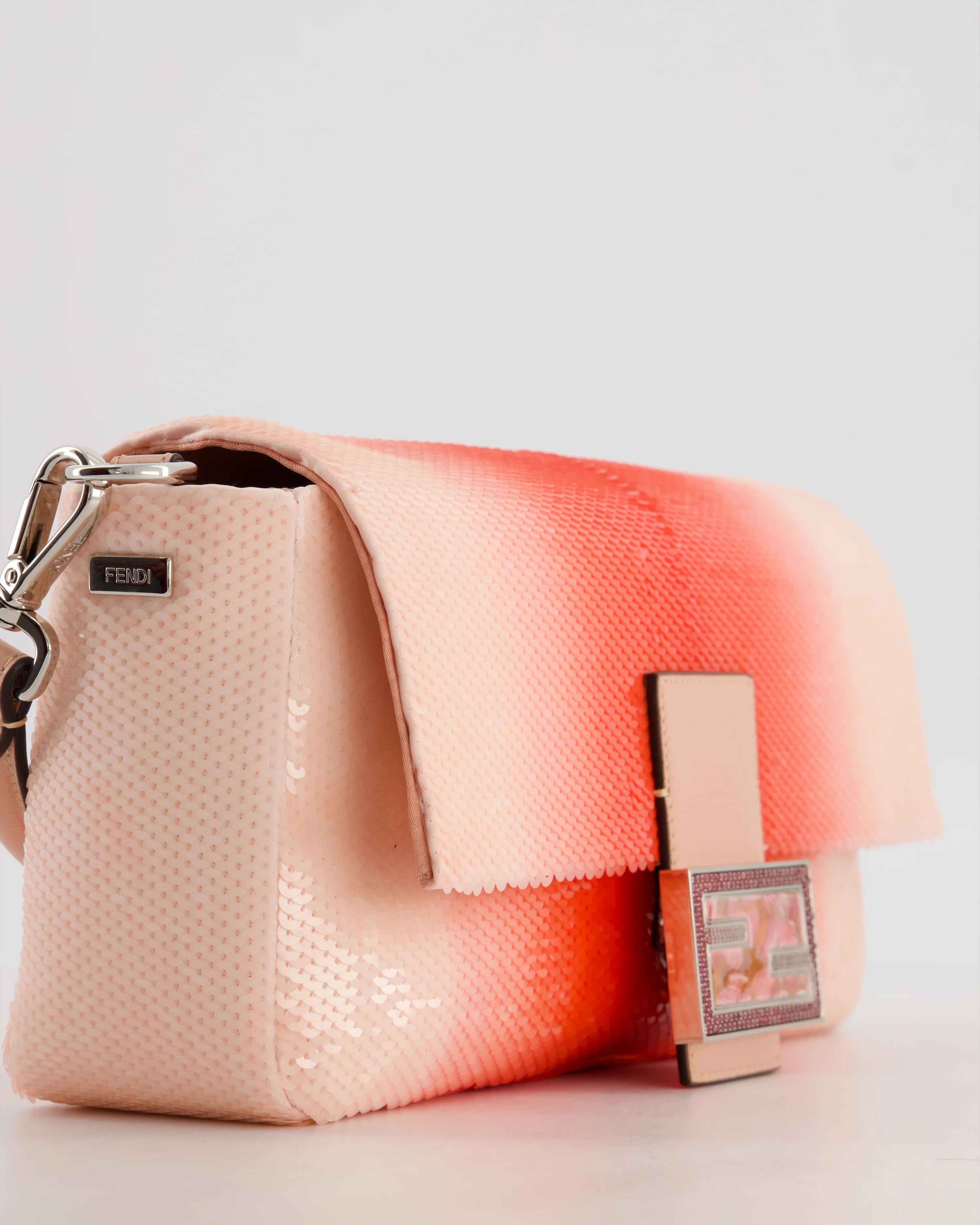 *COLLECTOR'S PIECE* Fendi x Sarah Jessica Parker Baguette Bag in Red & Pink Degrade Sequins with Interchangeable Hardware - Image 14