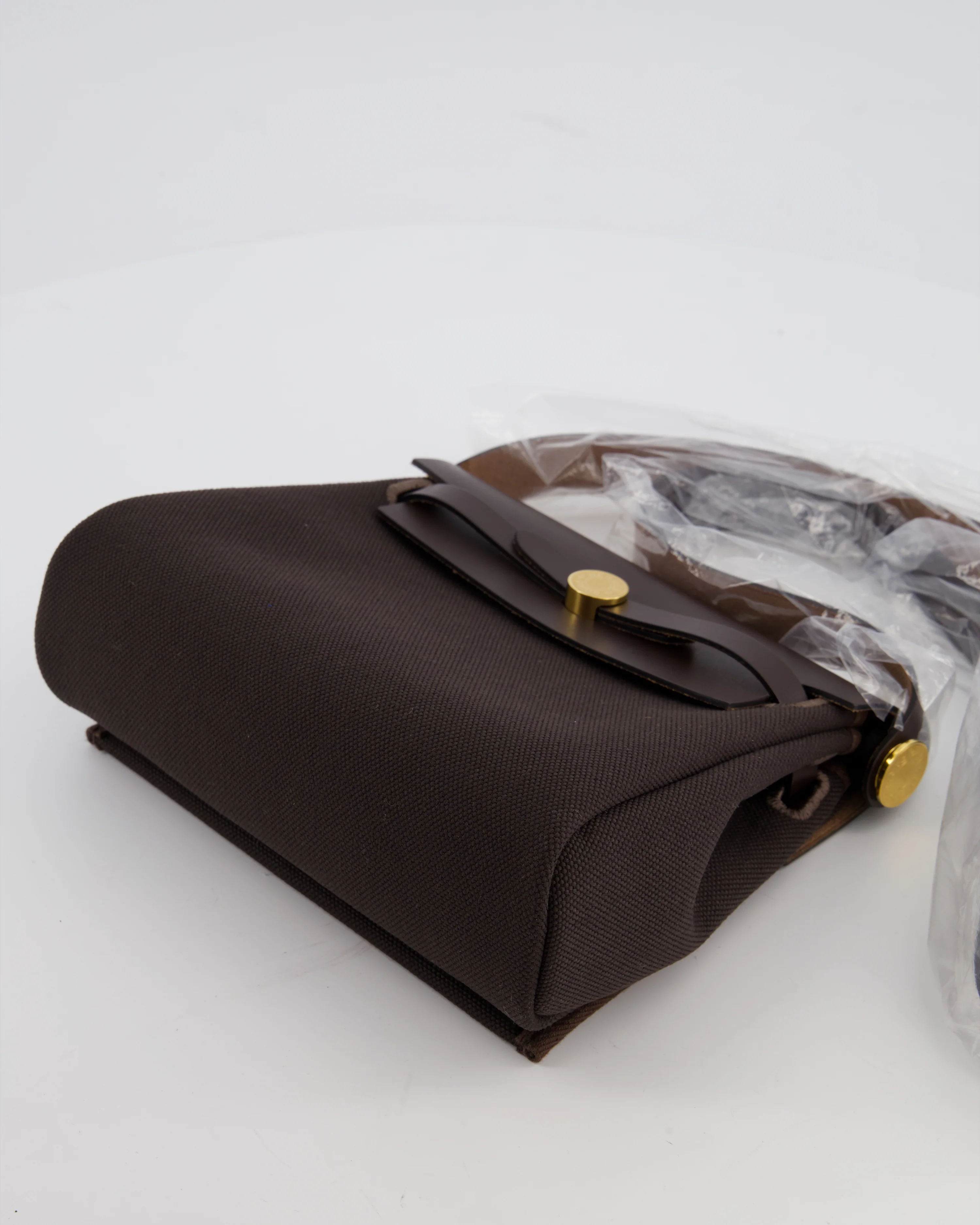 *Hot & RARE* Hermès Herbag Zip 20 Bag in Ebene Viking Canvas & Ebene Vache Hunter Leather with Gold Hardware - Image 16