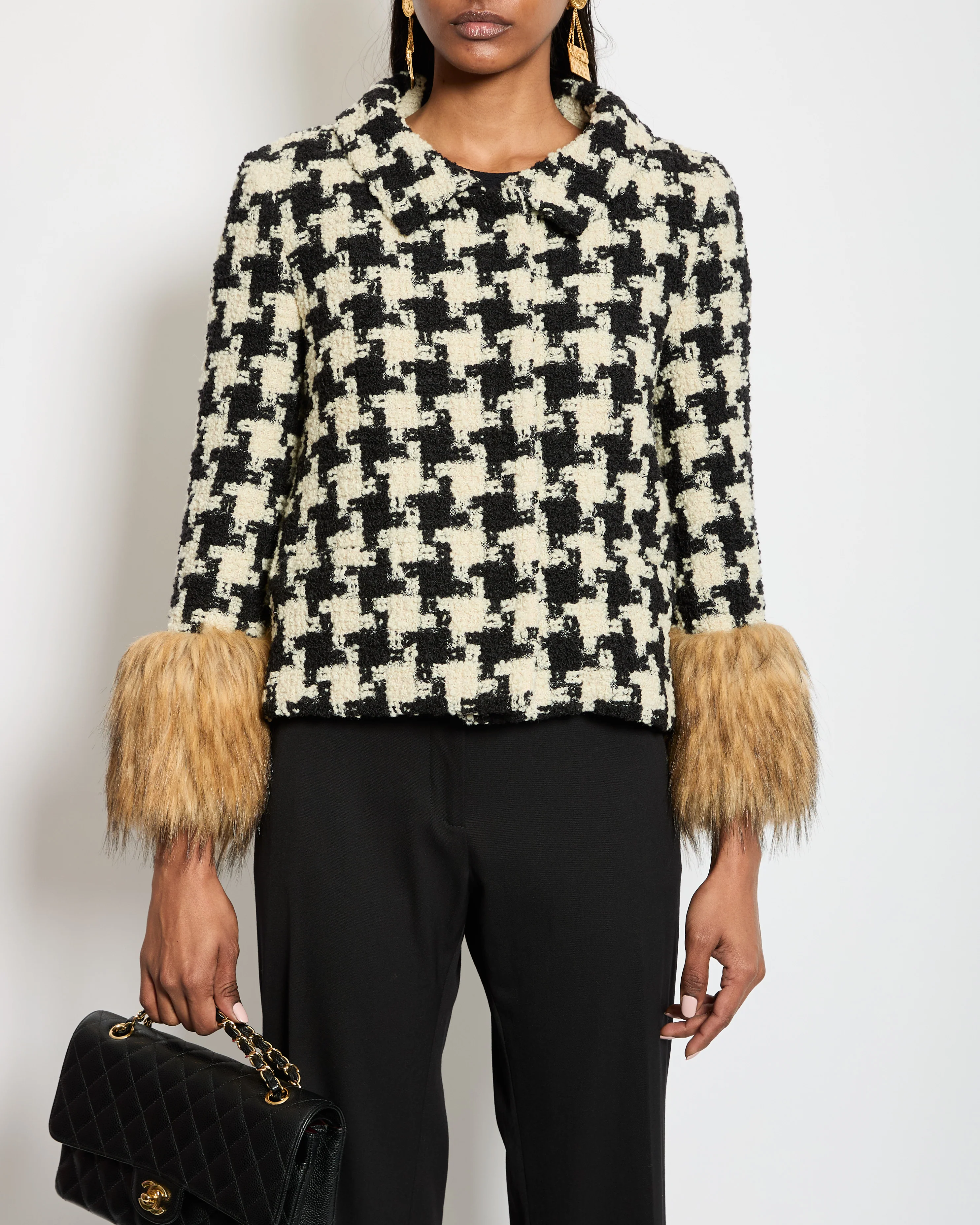 *CURRENT SEASON* Valentino Black & White Houndstooth Pied-De-Poule Tweed Jacket with Faux Fur Sleeves Detail Size IT 40 (UK 8) RRP £3,250 - Image 2