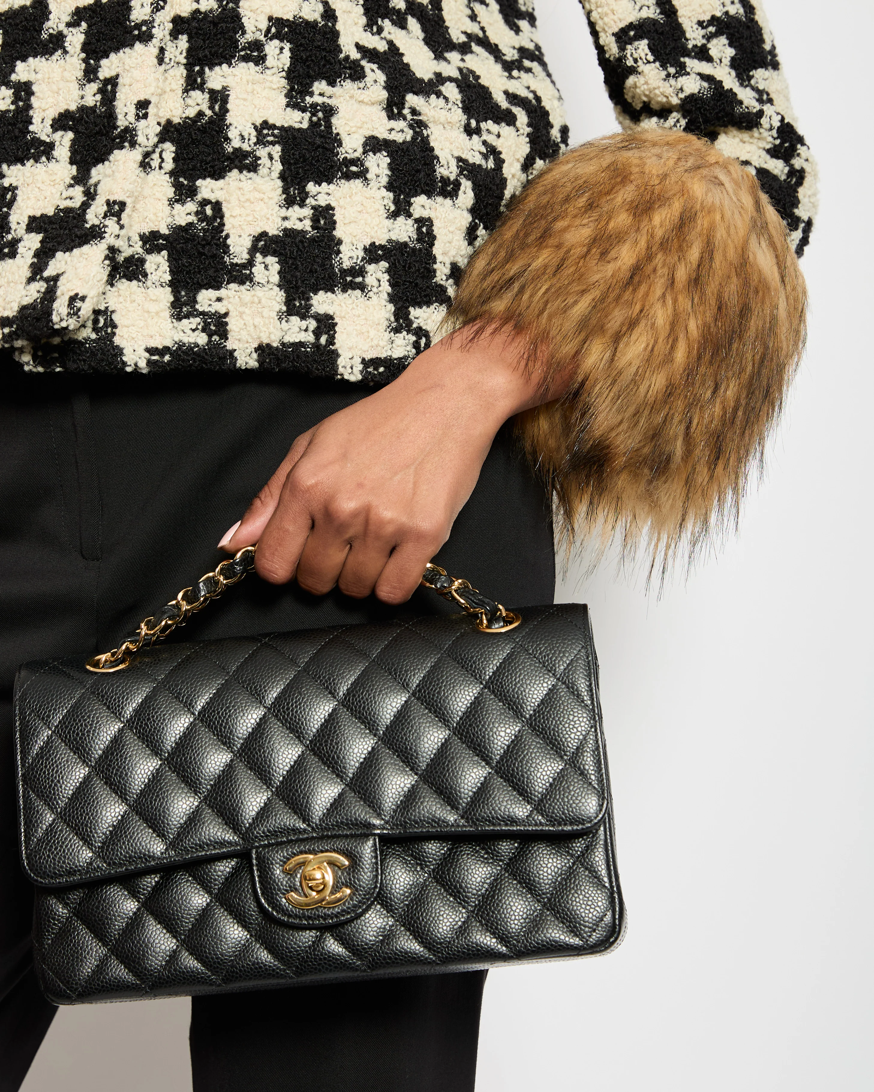 *CURRENT SEASON* Valentino Black & White Houndstooth Pied-De-Poule Tweed Jacket with Faux Fur Sleeves Detail Size IT 40 (UK 8) RRP £3,250 - Image 3