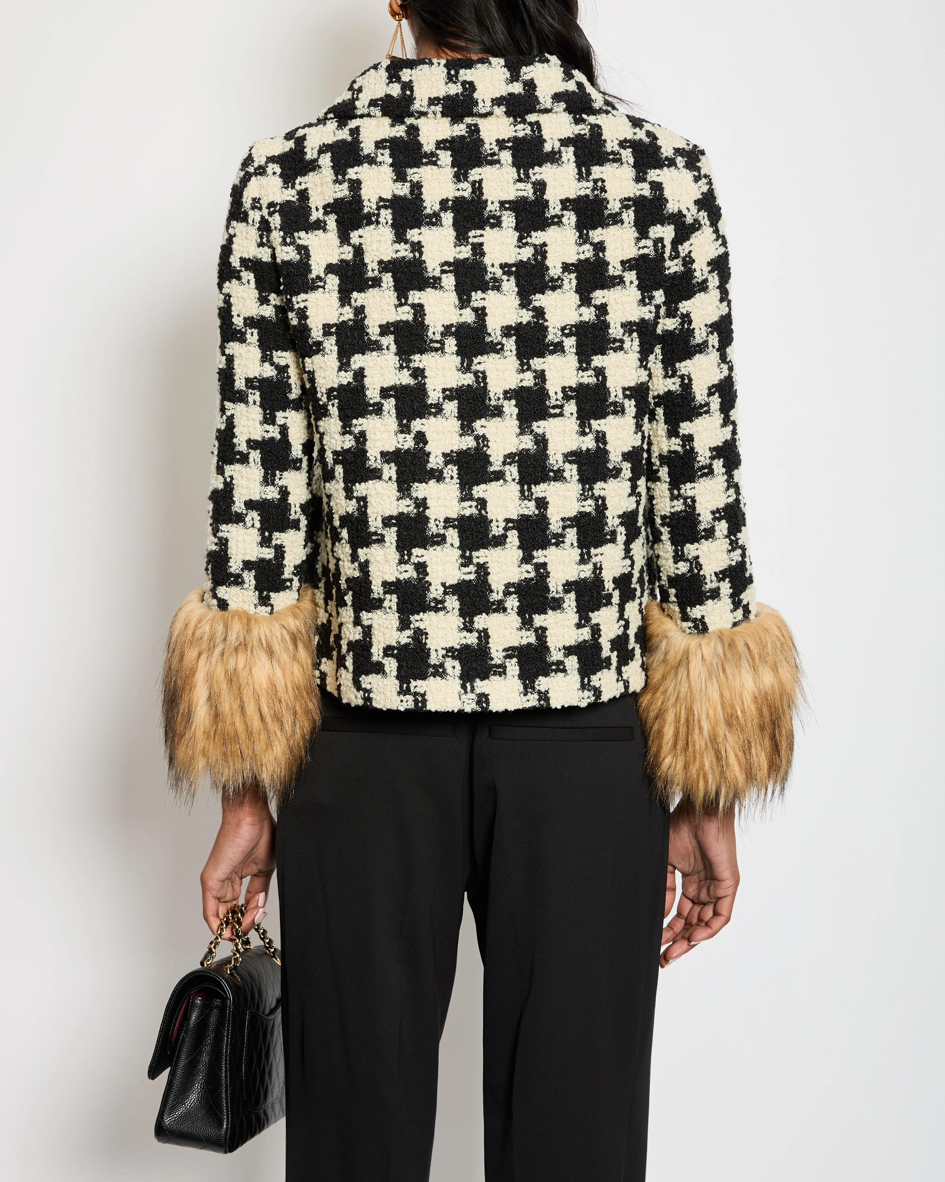 *CURRENT SEASON* Valentino Black & White Houndstooth Pied-De-Poule Tweed Jacket with Faux Fur Sleeves Detail Size IT 40 (UK 8) RRP £3,250 - Image 5