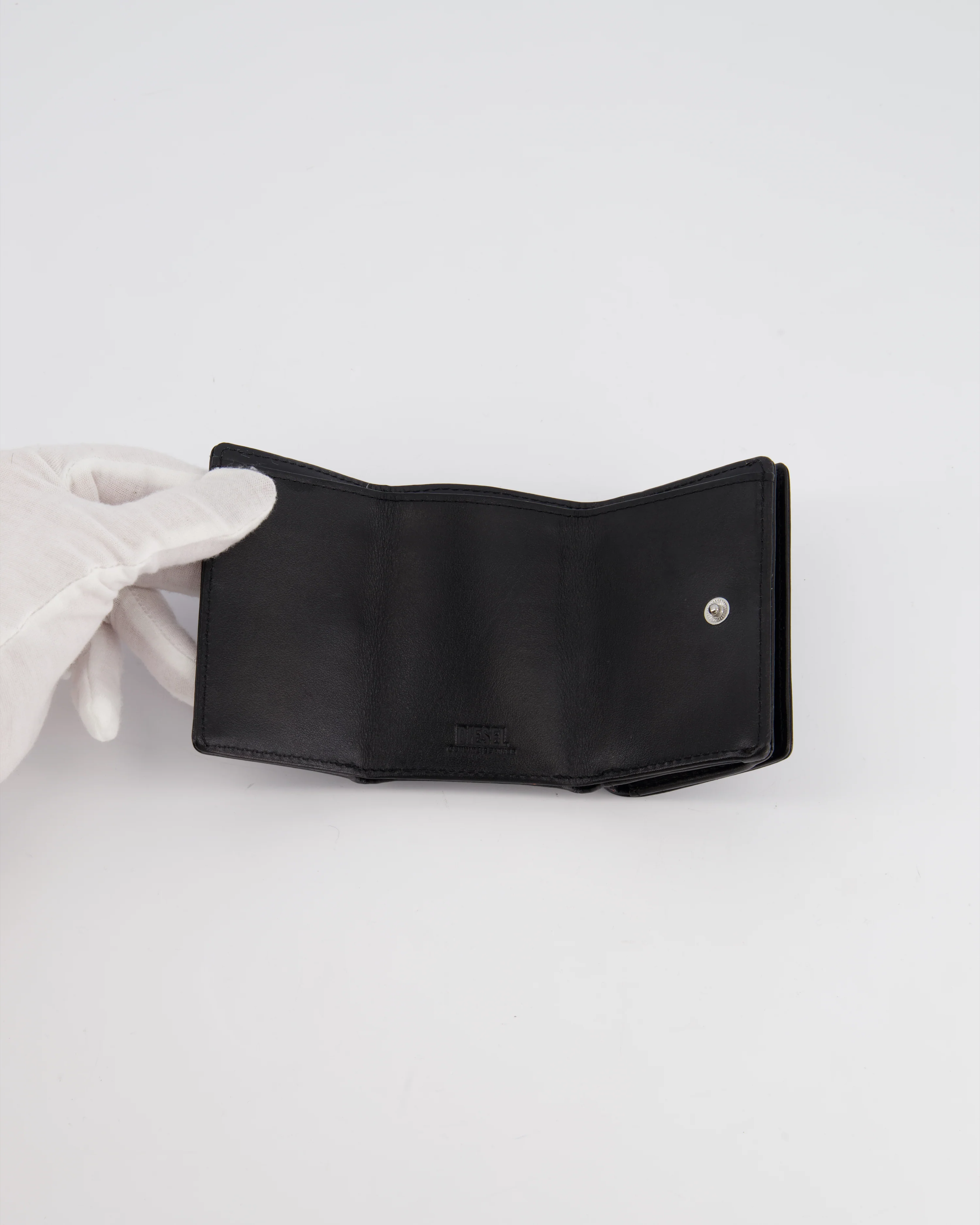 Diesel Black 1DR Leather Coin Purse with Silver Hardware - Image 6