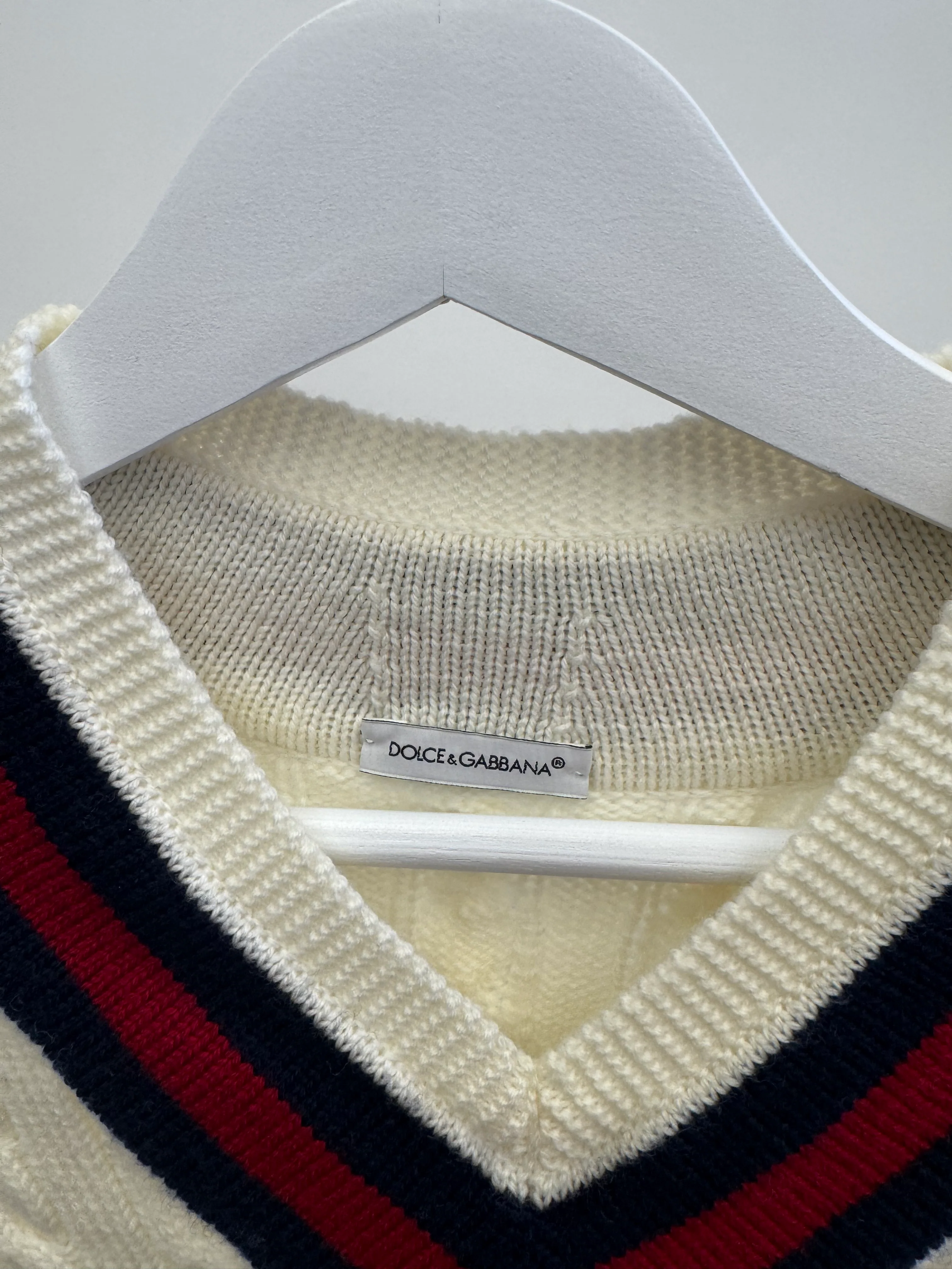 Dolce & Gabbana Kids Cream Wool Cableknit Jumper with Logo Embroidered Patch Size 7/8 years RRP £350 - Image 5