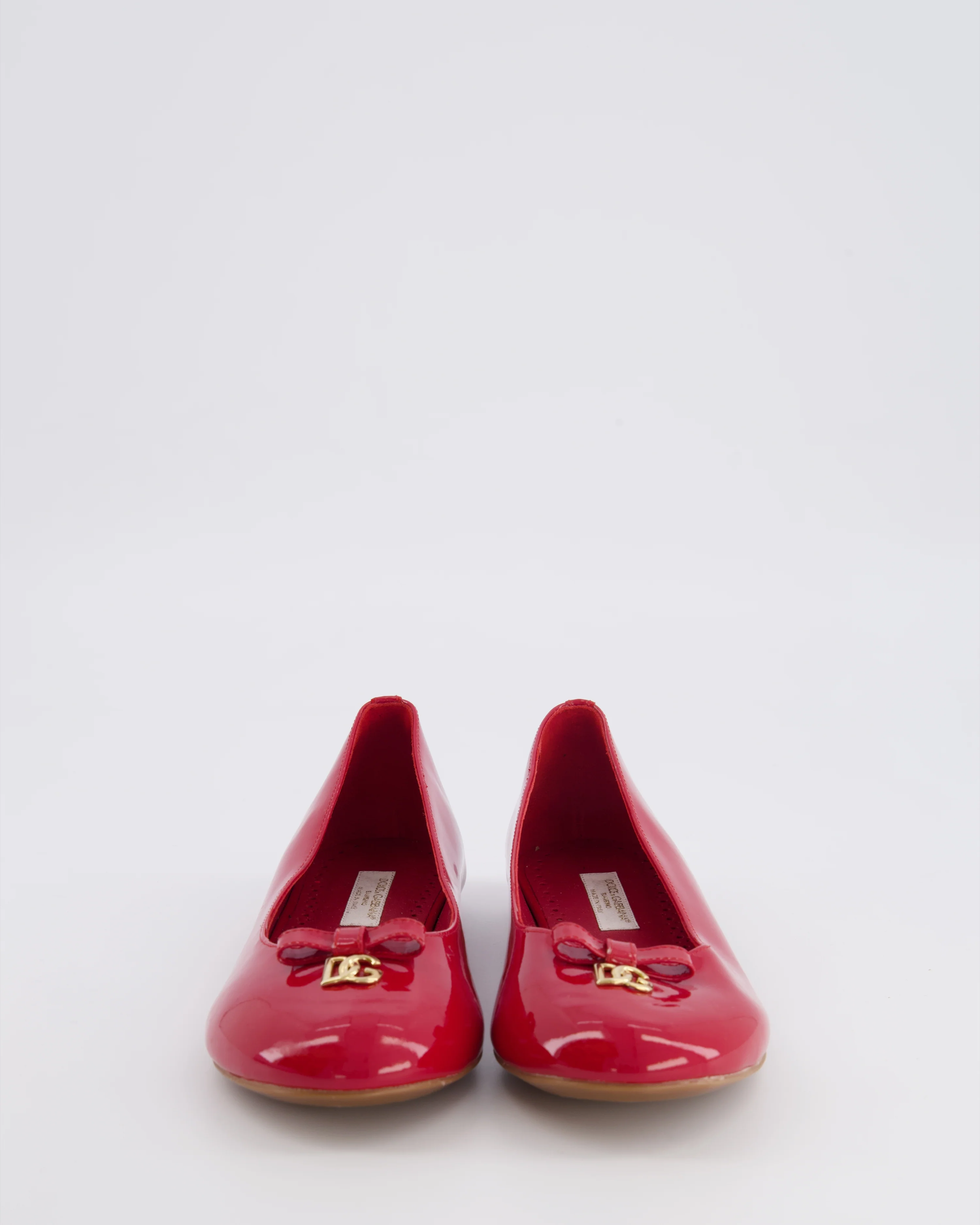 Dolce & Gabbana Kids Red Patent Leather Ballet Flat Shoes with Gold Logo and Bow Size 33 RRP £315 - Image 4