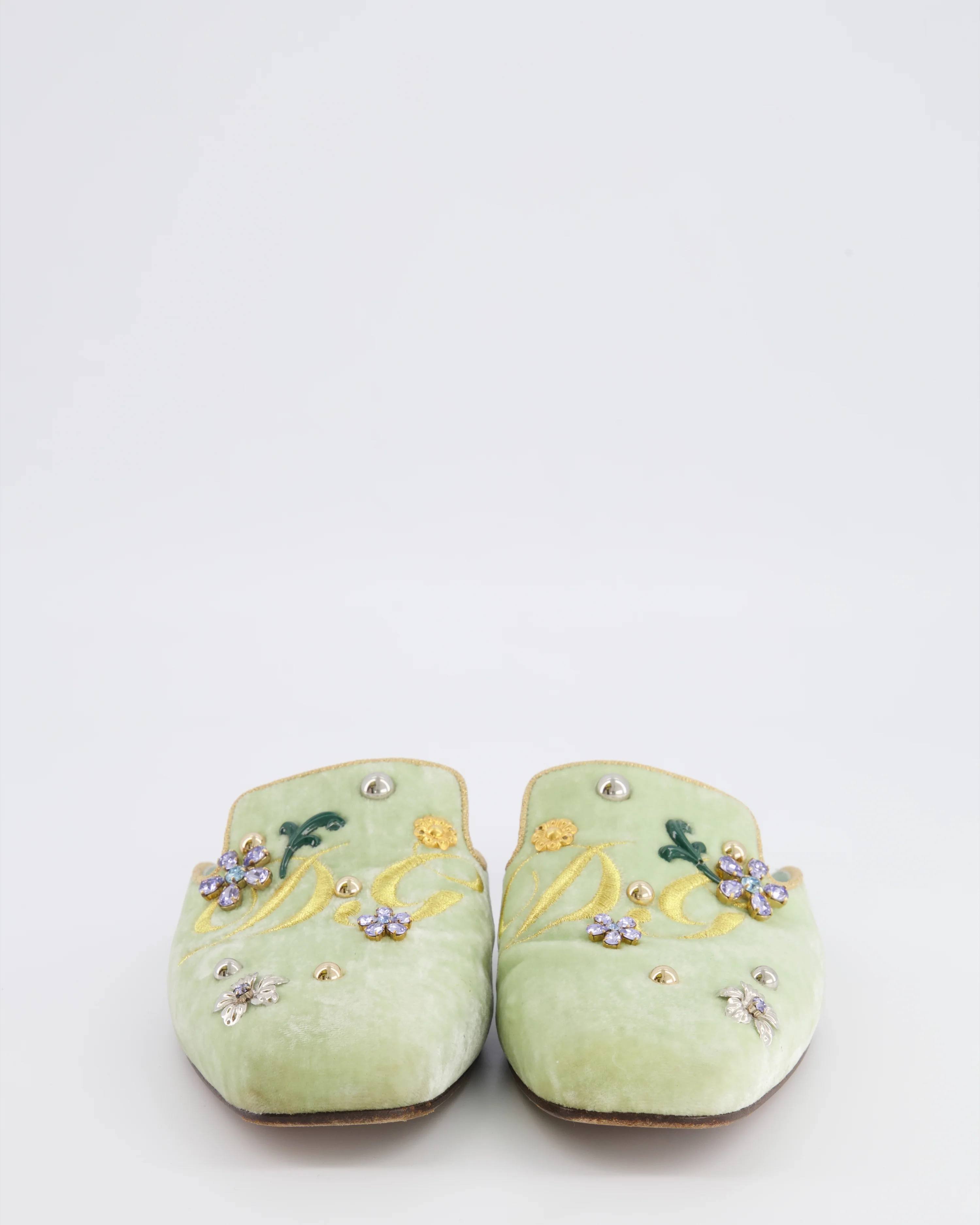 Dolce & Gabbana Pastel Green Velours Mules with Embroideries and Floral Crystal Embellishments Size EU 38.5 - Image 4
