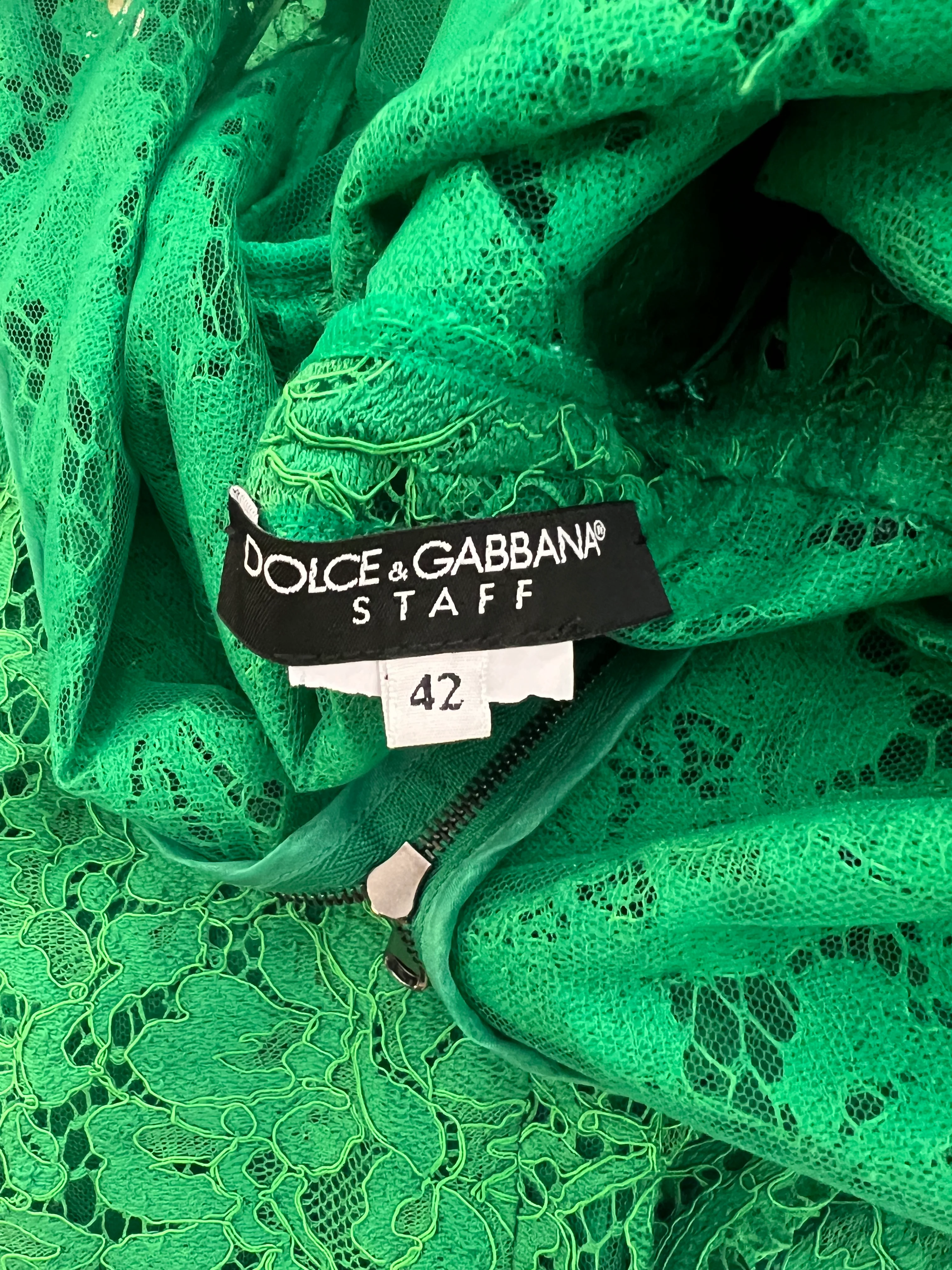 Dolce & Gabbana Apple Green Lace Midi Dress with Black Floral Collar and Waist Detail Size IT 42 (UK 10) - Image 5