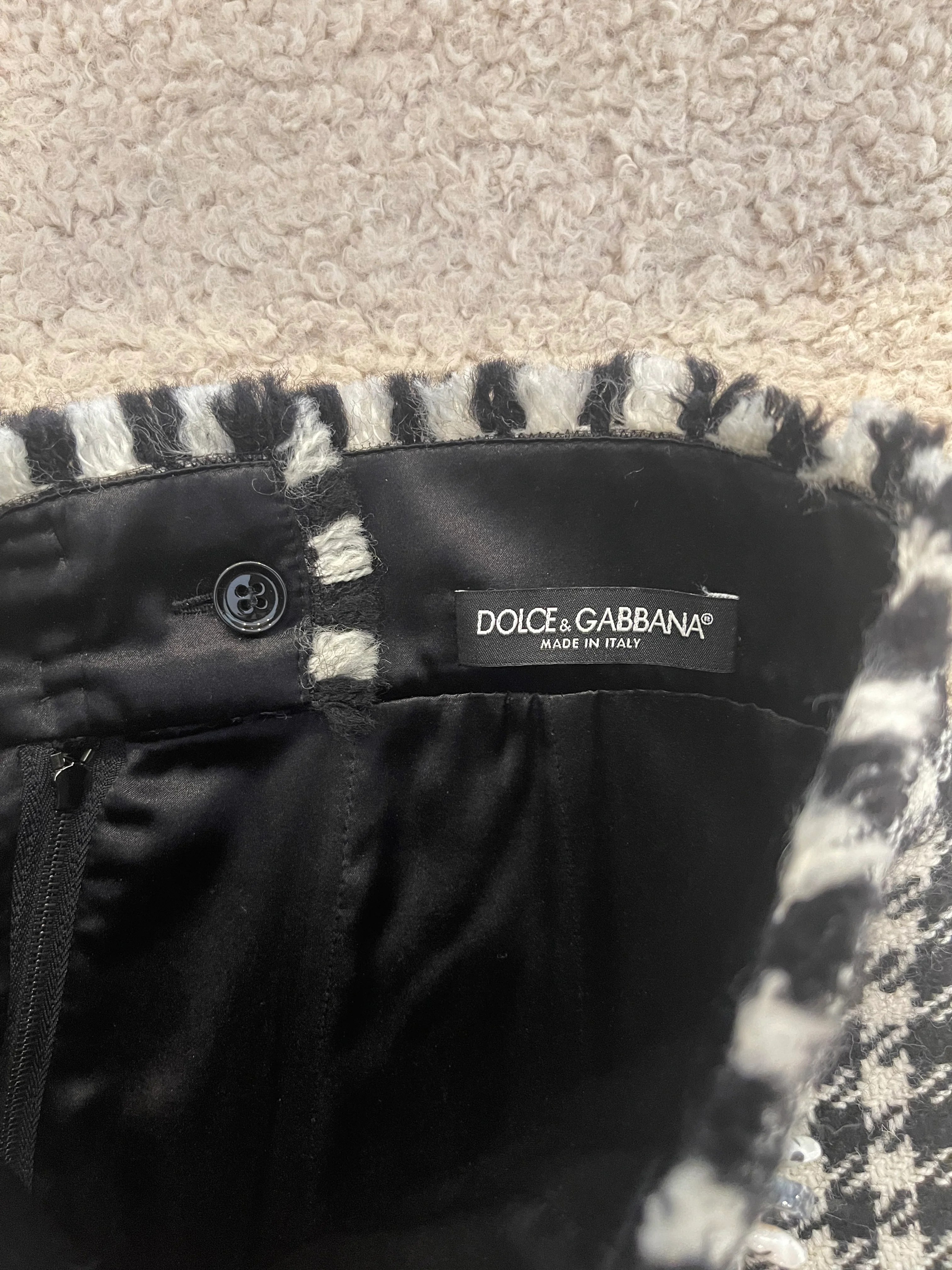 Dolce & Gabbana Black & White Wool Houndstooth Mini Skirt with Zebra Appliqué Size IT 38 (UK 6) - Image 13
