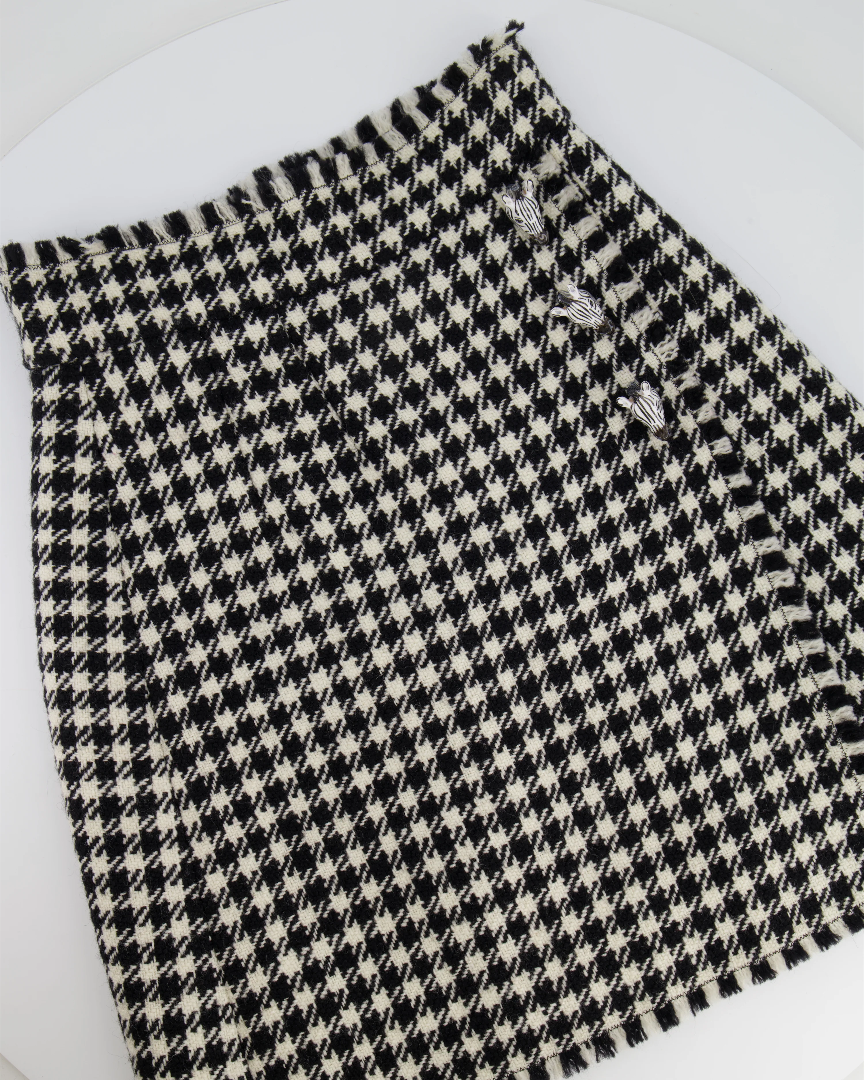 Dolce & Gabbana Black & White Wool Houndstooth Mini Skirt with Zebra Appliqué Size IT 38 (UK 6) - Image 5