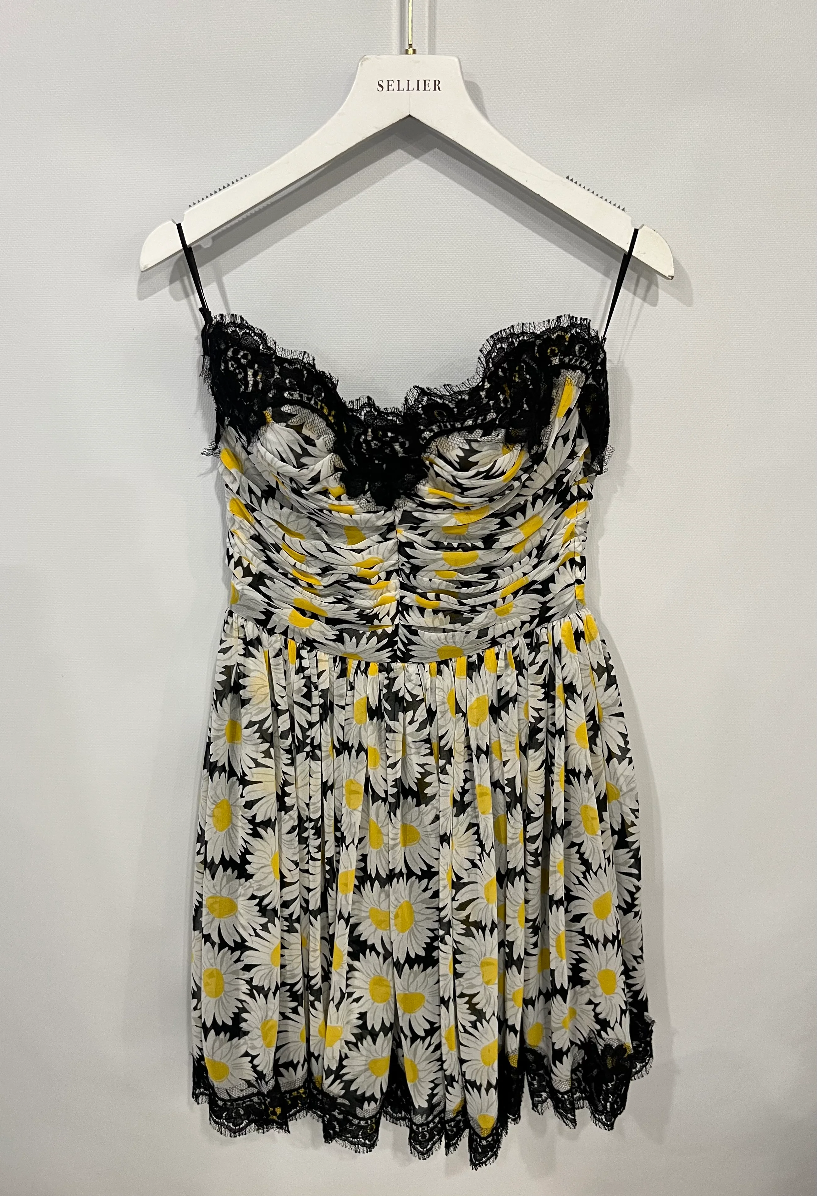 Dolce & Gabbana Black and White Daisy Printed Sleeveless Mini Dress with Rouched Bustier Top Detail and Black Lace Trims Size IT 38 (UK 6) - Image 6