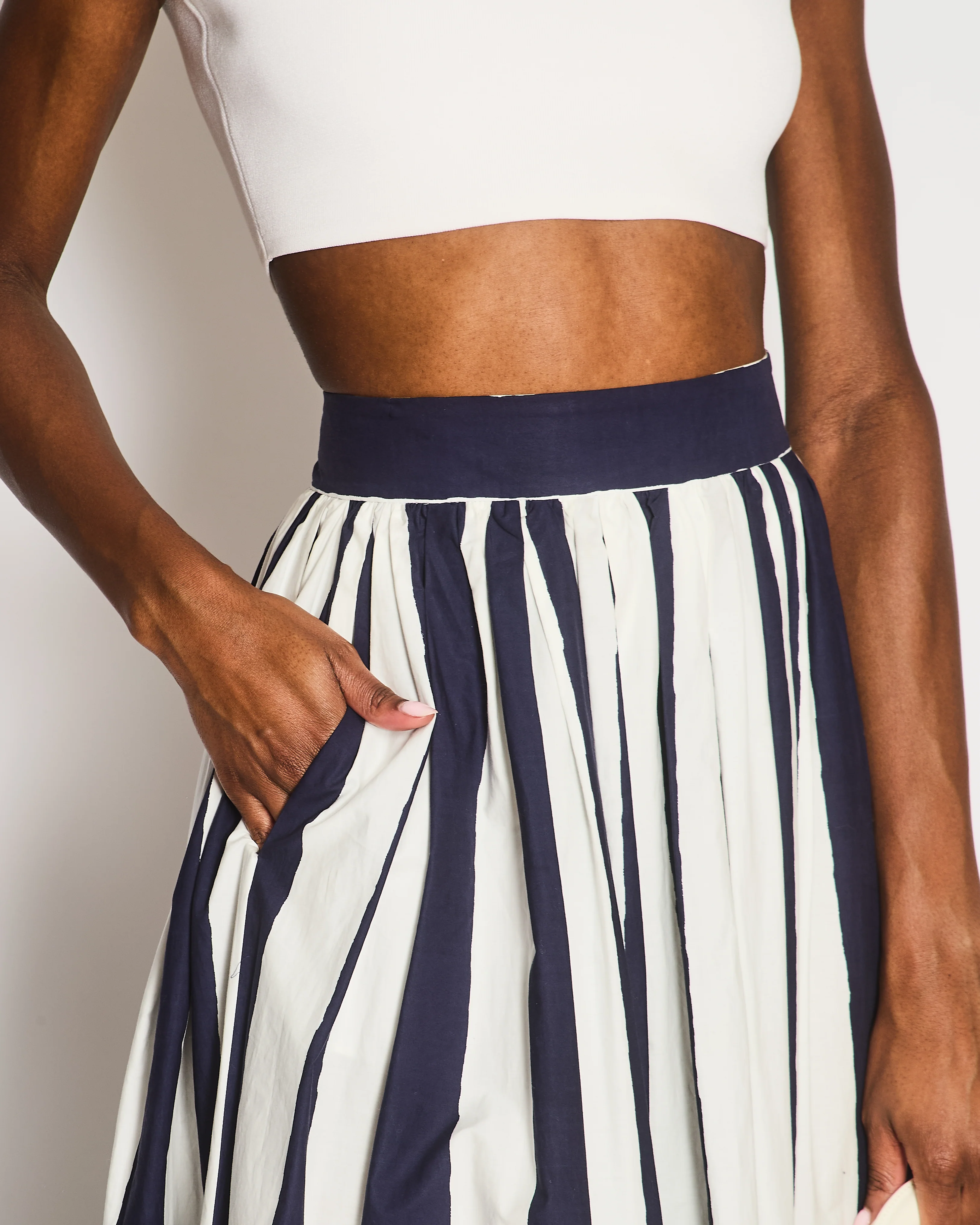 Dolce & Gabbana Navy and White Poplin Striped Maxi Skirt Size IT 46 (UK 14) RRP £1,100 - Image 4