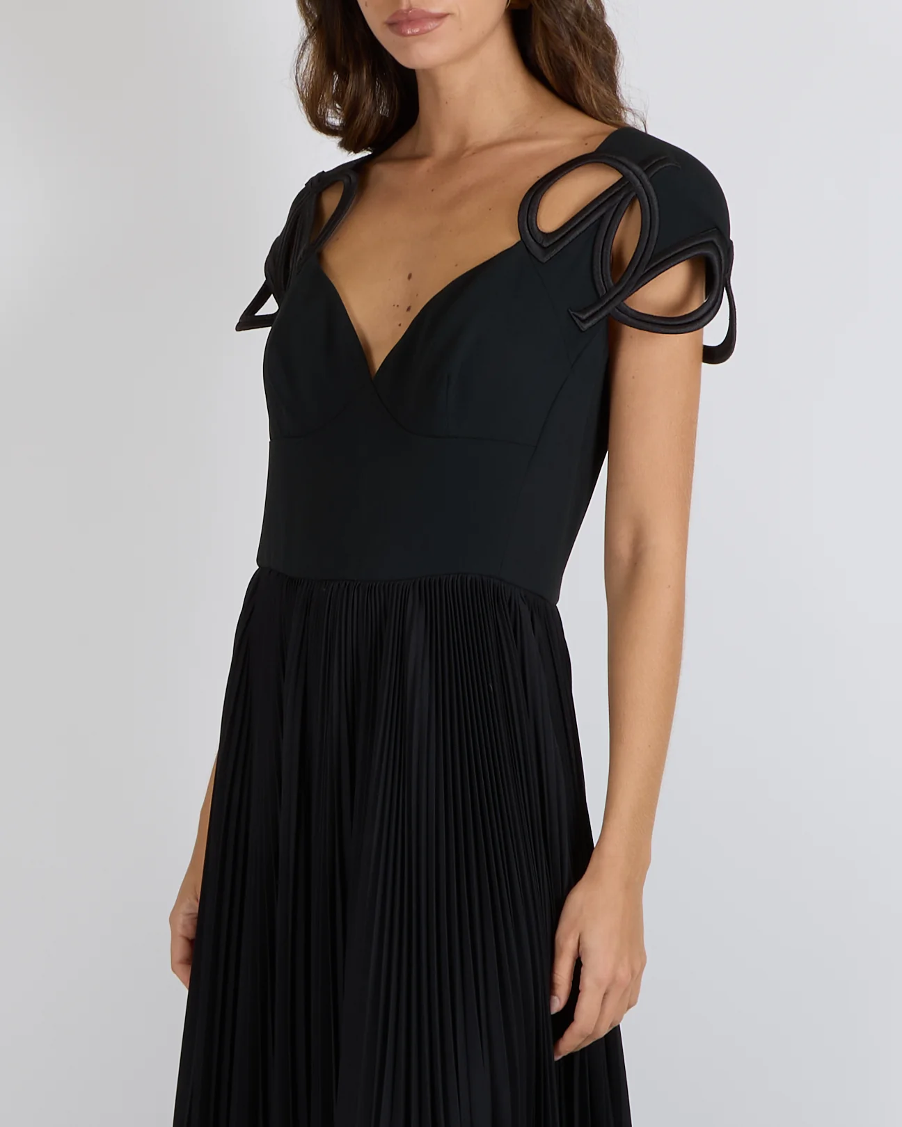 Elie Saab Pre-Fall 2024 Black Sleeveless Gown with Structural Straps and Pleated Skirt Size FR 42 (UK 14) - Image 3