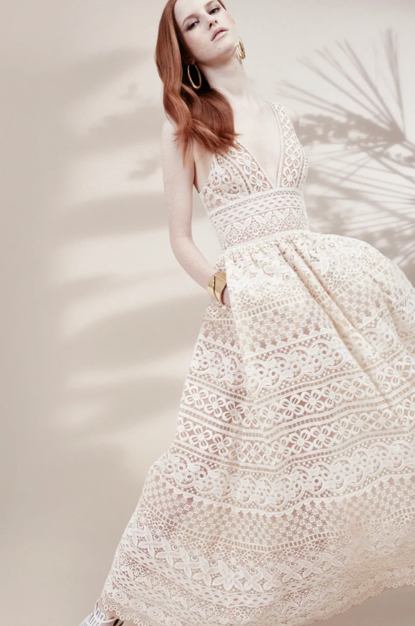 Elie Saab Resort 2016 Ivory and Beige Embroidered Lace Sleeveless Gown with V-Neck Detail Size FR 38 (UK 10) - Image 3