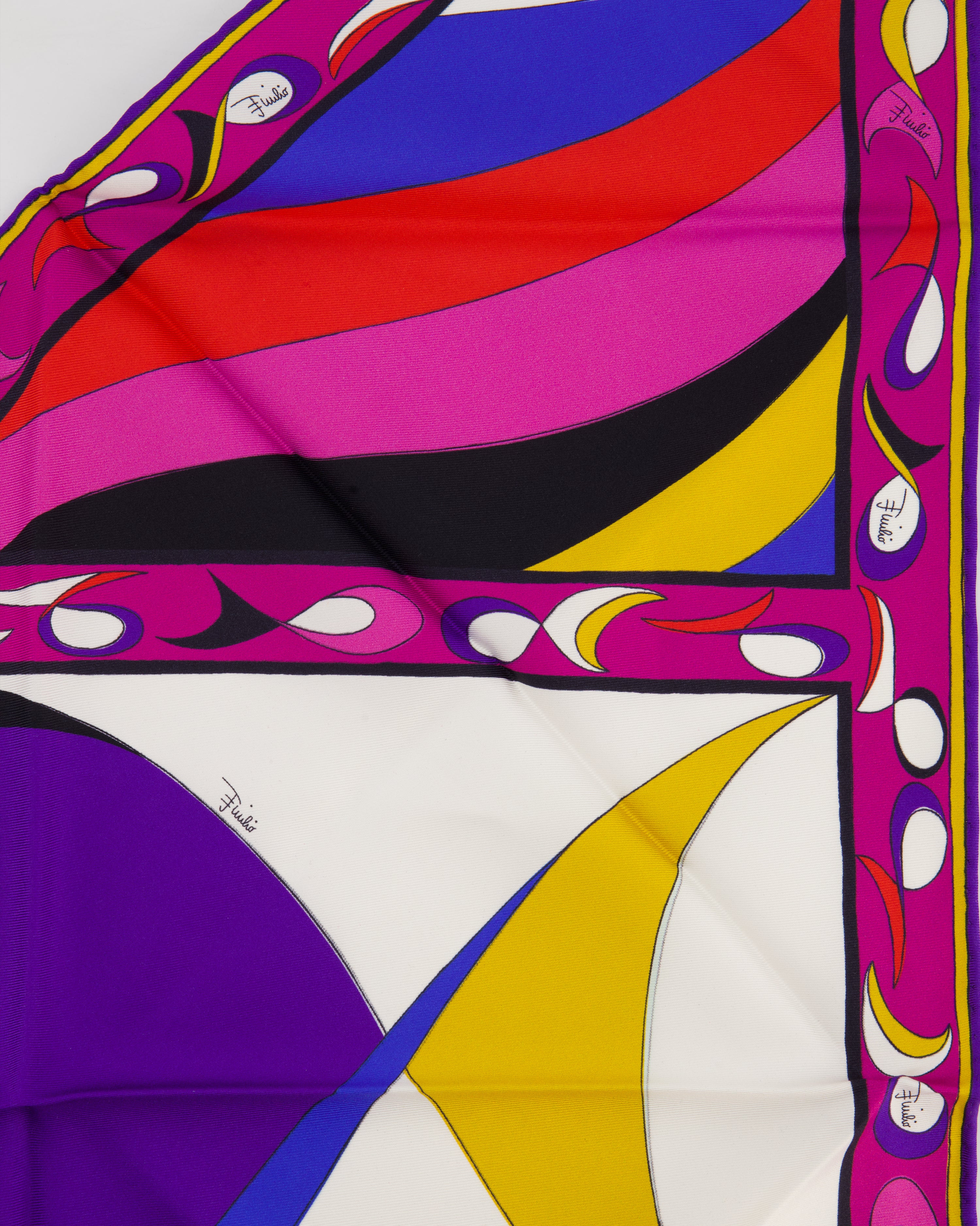 Emilio Pucci Multi-Colour Pesci Print Reversible Silk Triangle Scarf Size 130cm x 135cm - Image 11