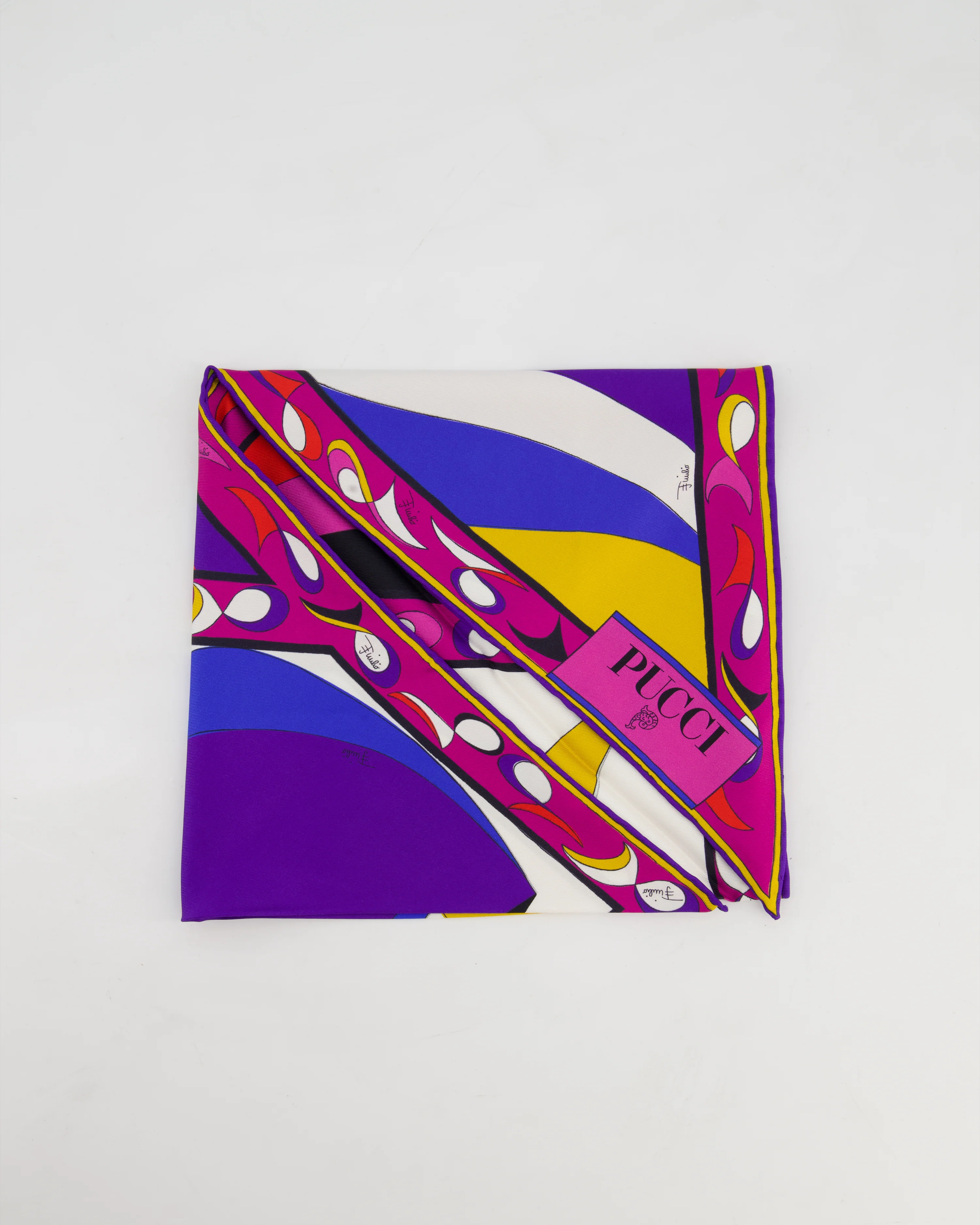 Emilio Pucci Multi-Colour Pesci Print Reversible Silk Triangle Scarf Size 130cm x 135cm - Image 8