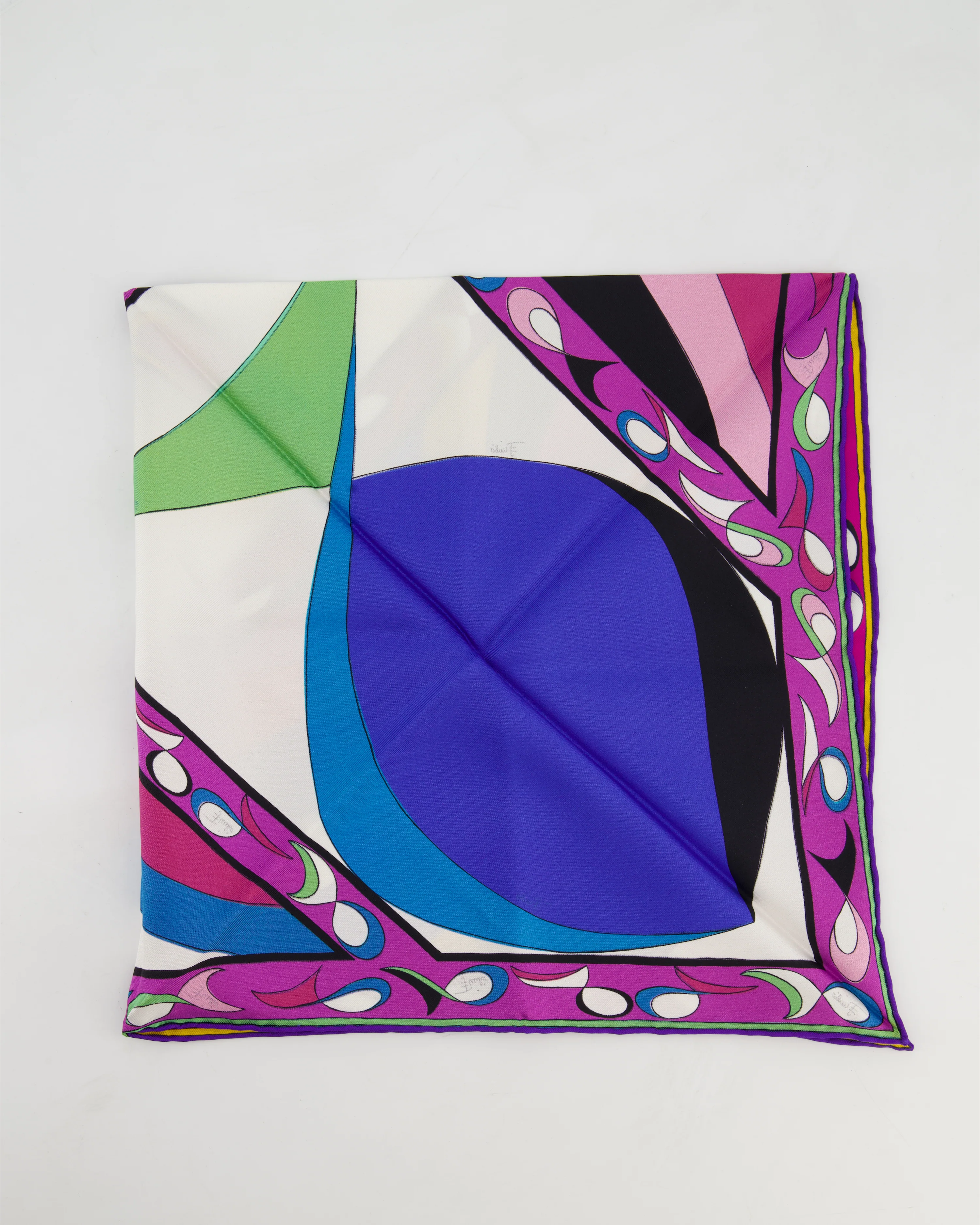 Emilio Pucci Multi-Colour Pesci Print Reversible Silk Triangle Scarf Size 130cm x 135cm - Image 9