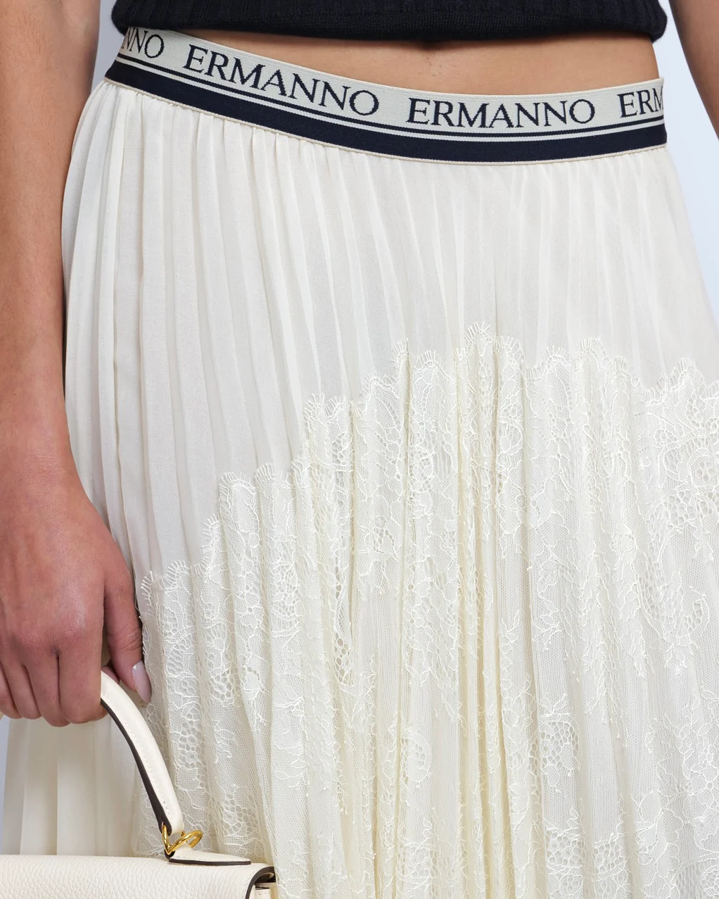 Ermanno Scervino Cream Pleated Maxi Skirt with Lace Details and Navy Logo Waistband Size IT 44 (UK 12) - Image 4