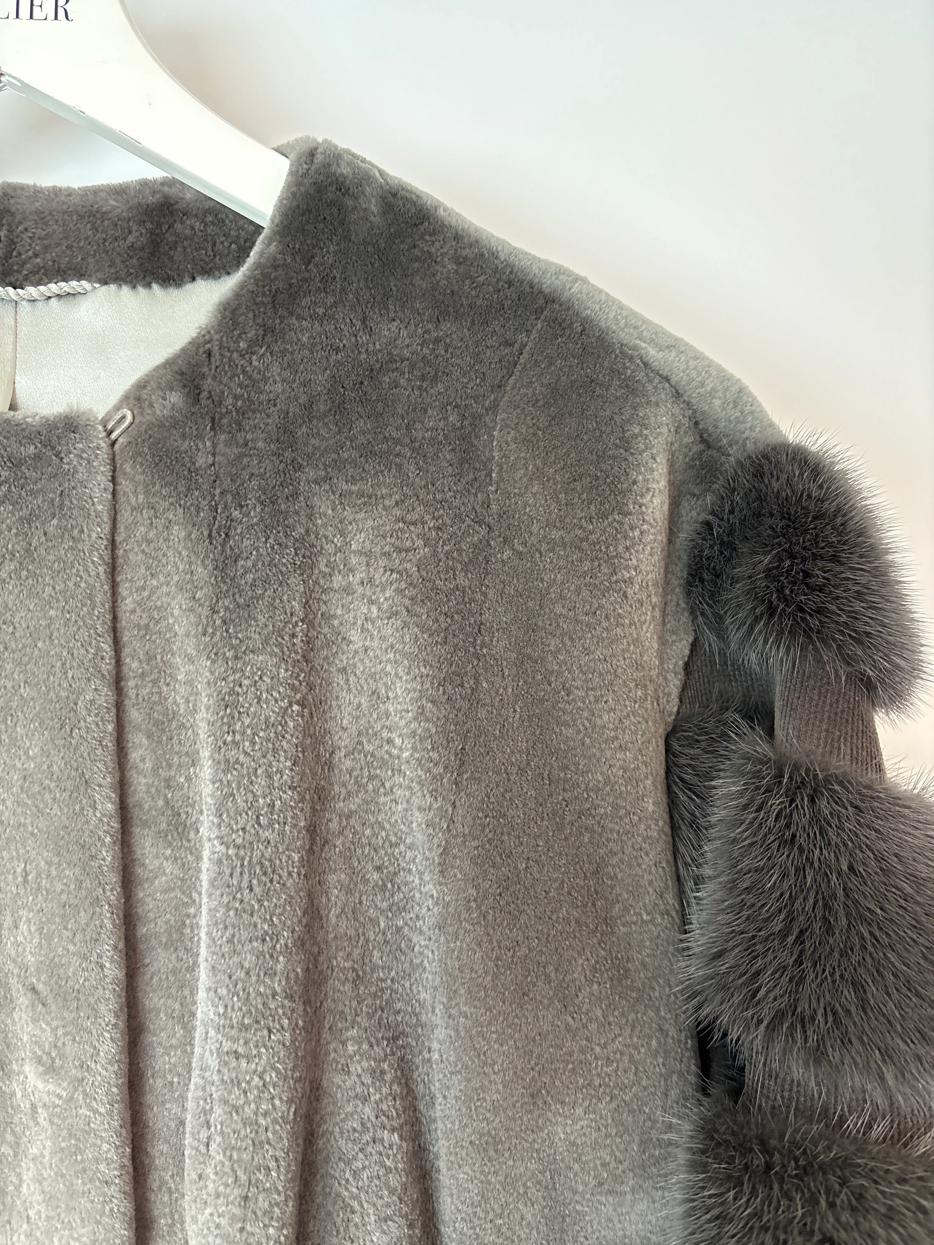 Exclusive M Grey Sheared Mink Jacket with Cropped Sleeve Detail Size IT 44 (UK 12) - Image 11