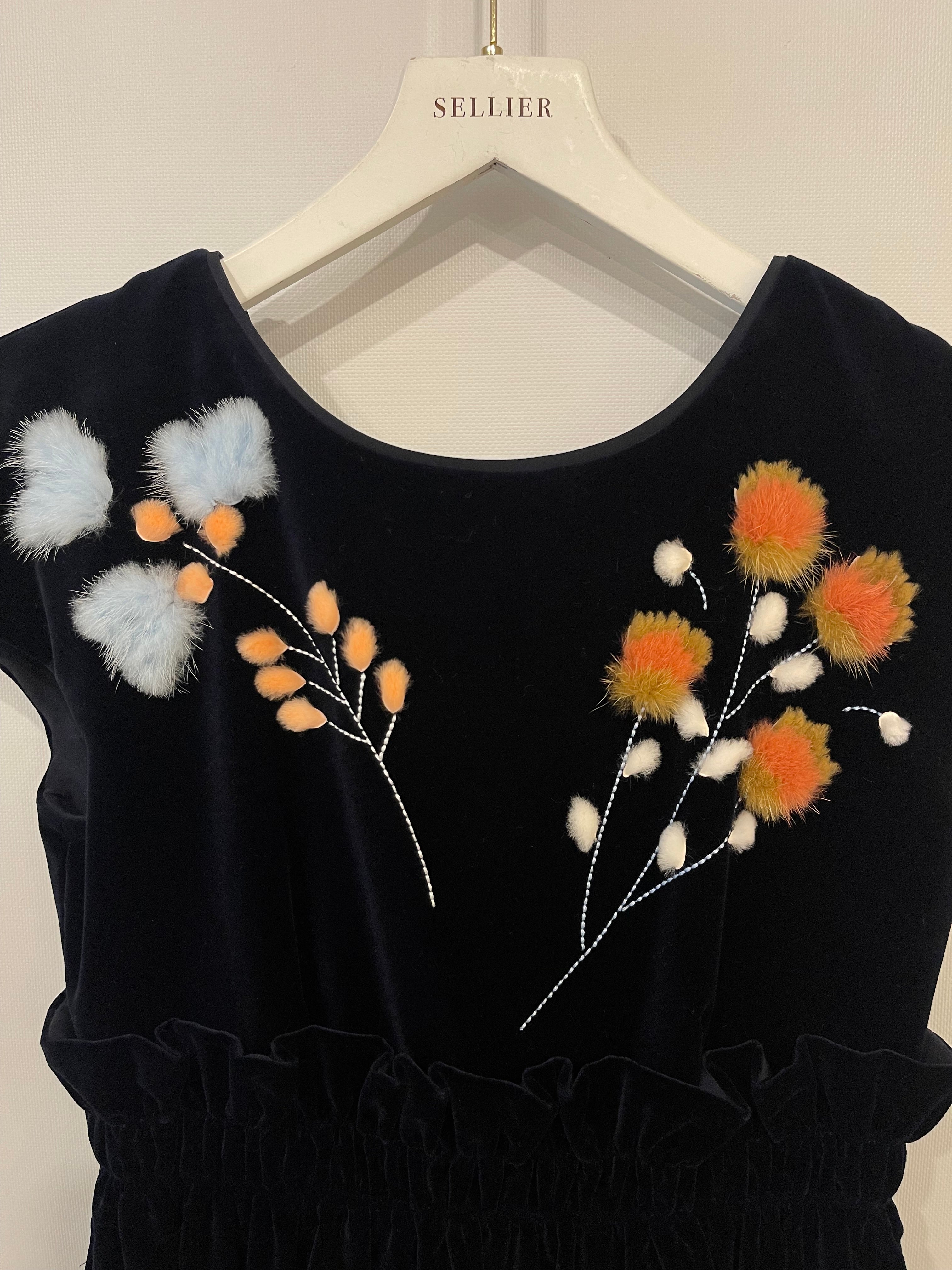 Fendi Navy Velvet Short-Sleeve Mini Dress with Floral Mink Fur Details Size IT 36 (UK 4) - Image 11
