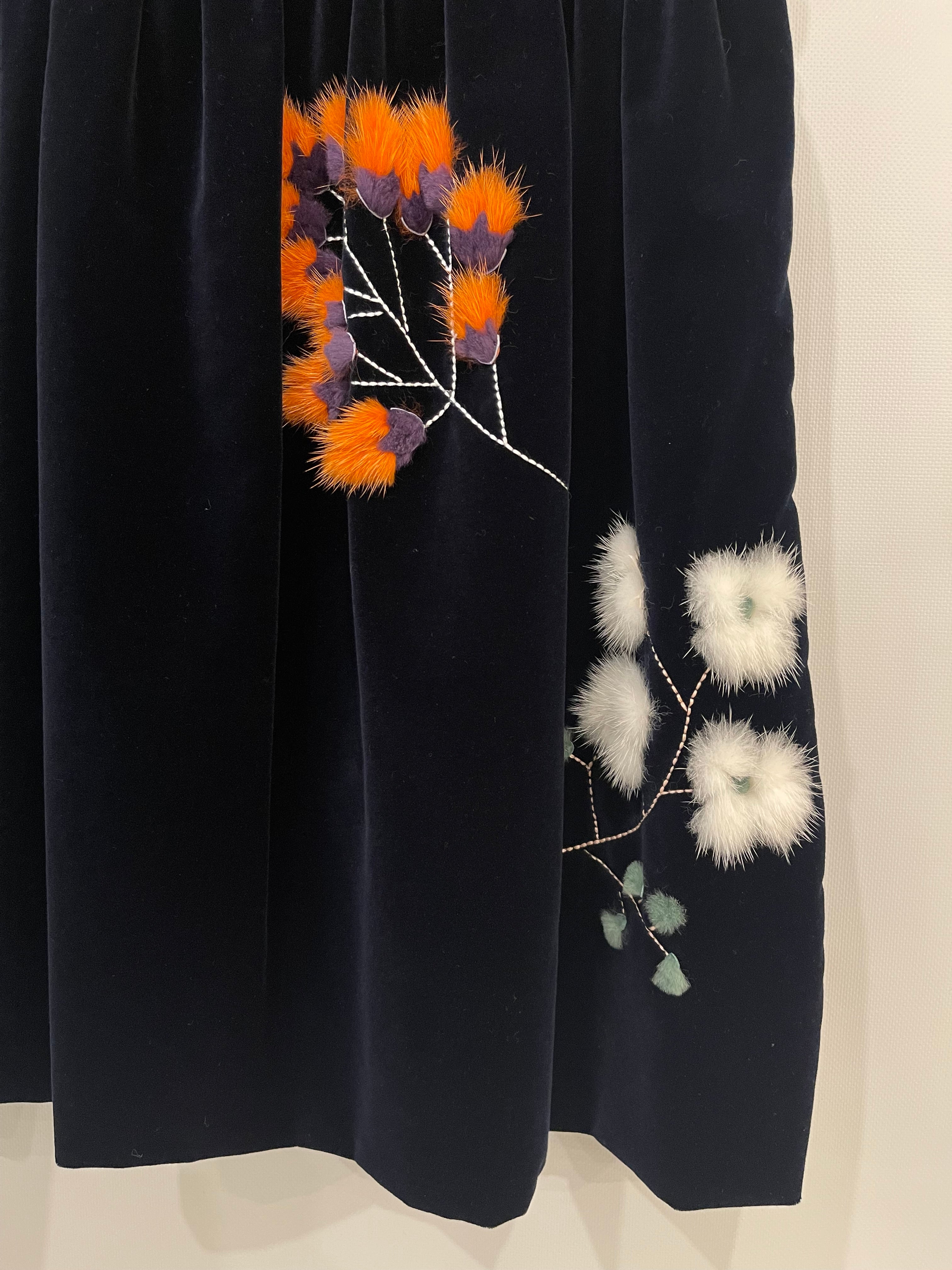 Fendi Navy Velvet Short-Sleeve Mini Dress with Floral Mink Fur Details Size IT 36 (UK 4) - Image 12