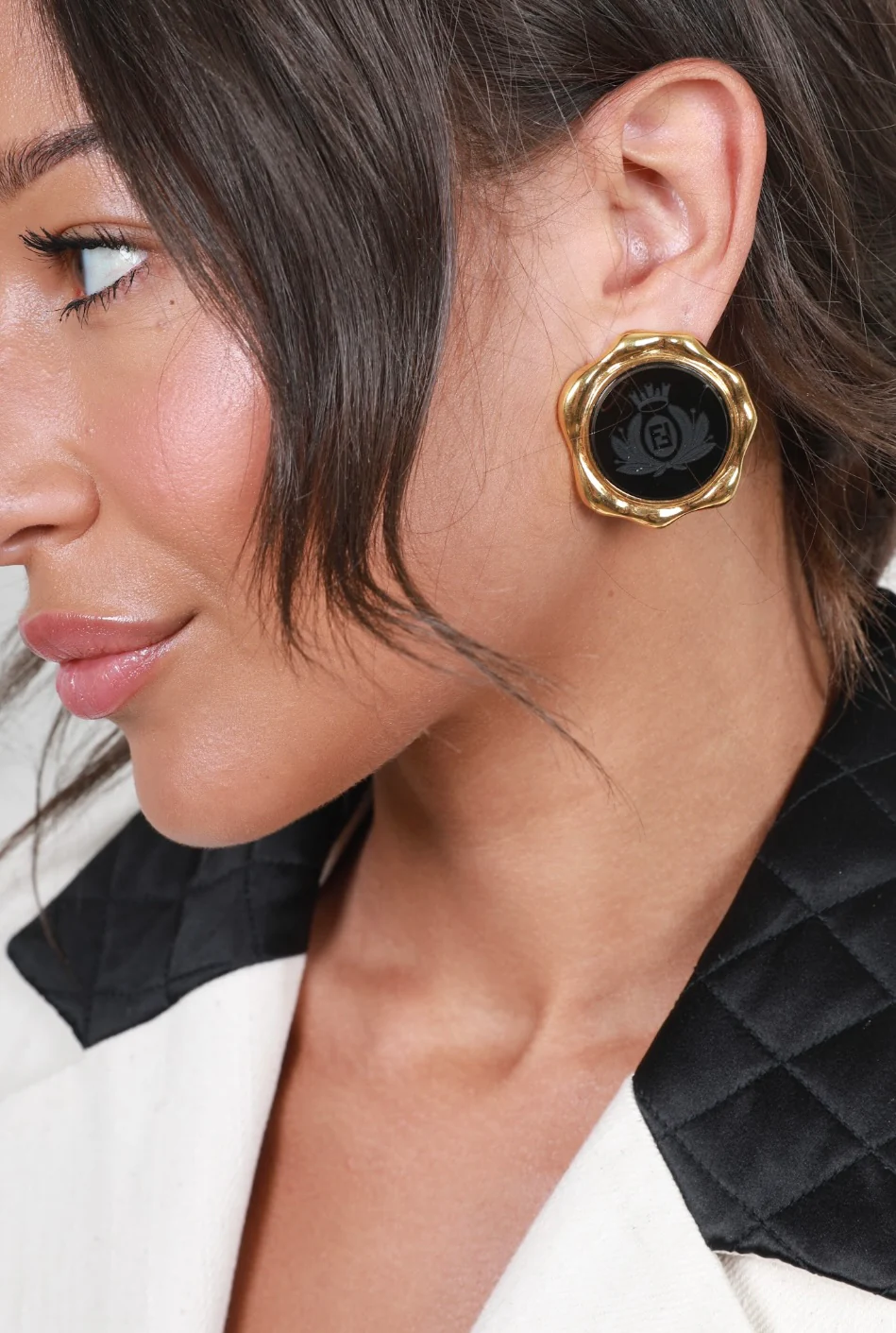 Fendi Gold and Black Vintage Circle Clip-On Earrings with Logo - Image 3