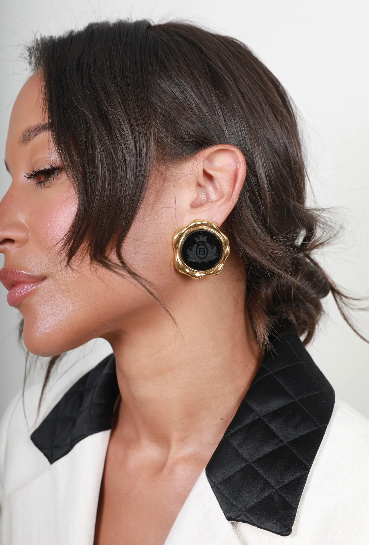 Fendi Gold and Black Vintage Circle Clip-On Earrings with Logo - Image 5
