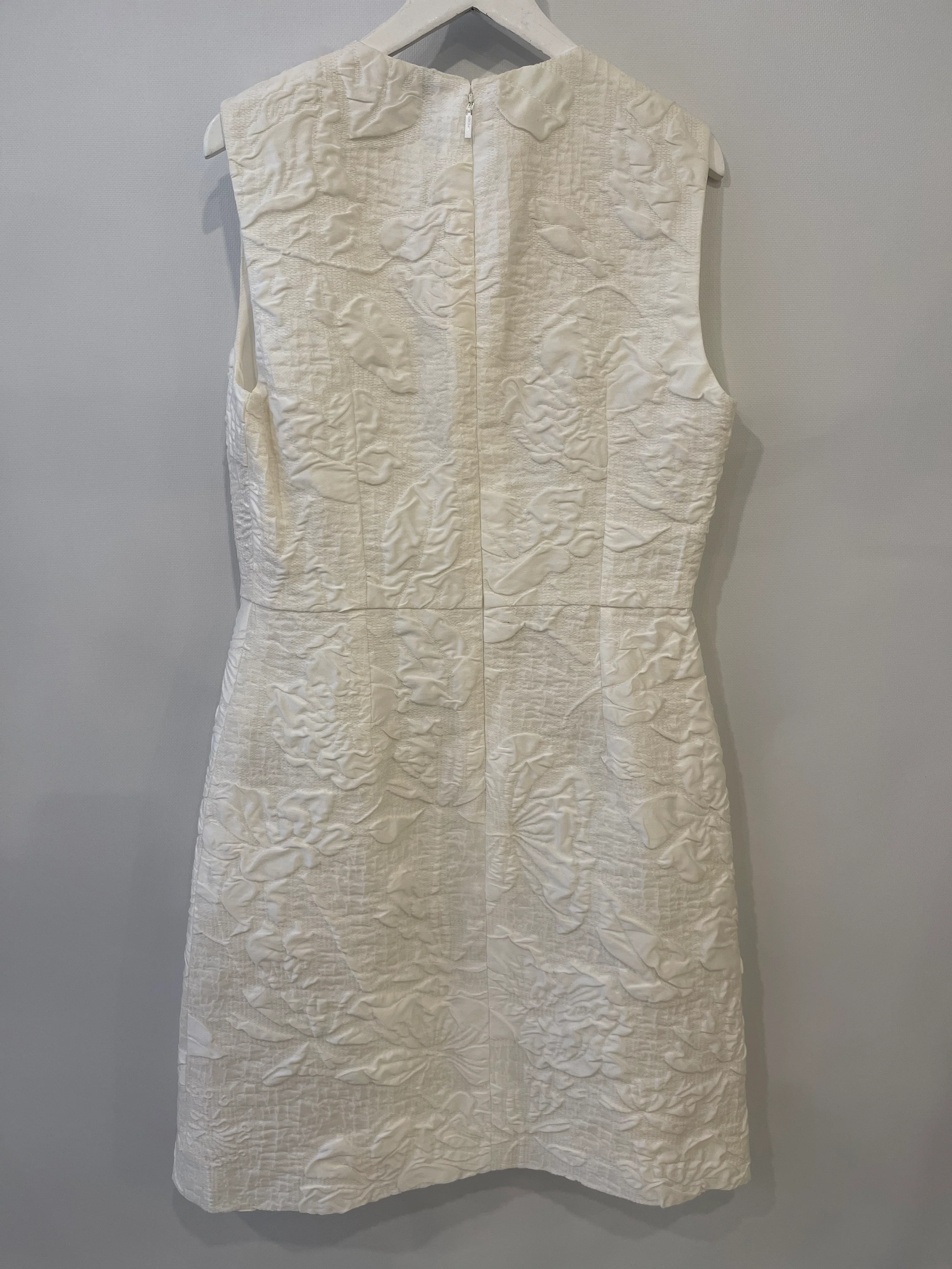 Fendi Pearl White Textured Sleeveless Dress with Mink Fur Detailing Size IT 42 (UK 10) - Image 11