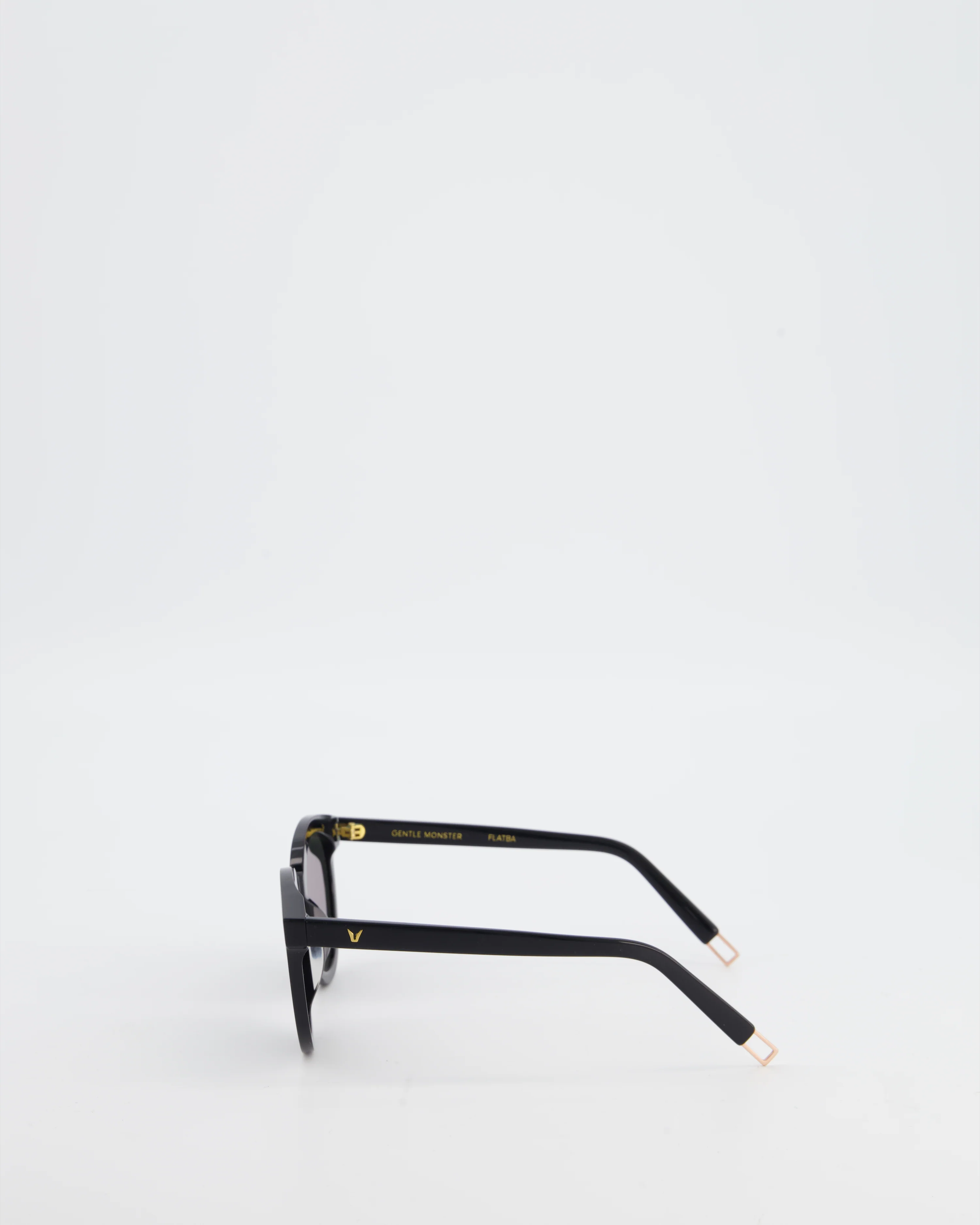 Gentle Monster Black Cat-Eye Sunglasses - Image 7