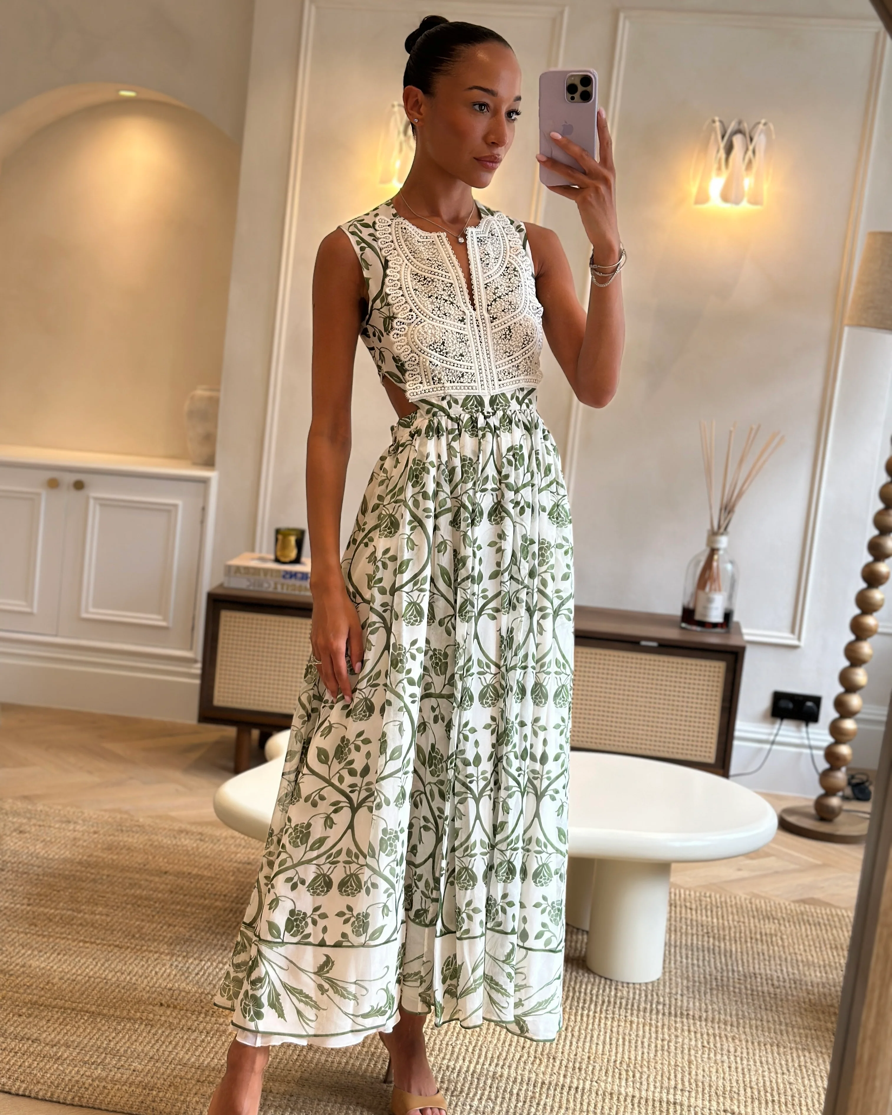 Giambattista Valli White and Green Sleeveless Floral Midi Dress with Lace Bodice and Cut Out at the Back Size IT 36 (UK 4) - Image 5