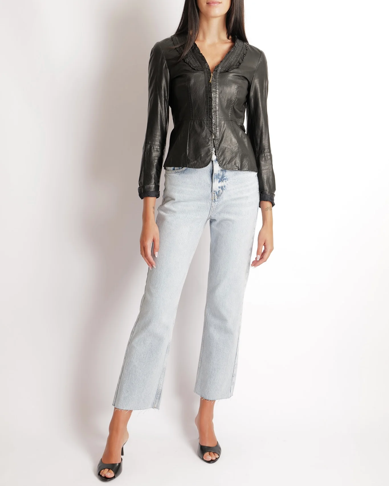 Gucci Black Leather Jacket with Ruffled Collar Detail and Gold Zipper Size IT 38 (UK 6) - Image 3