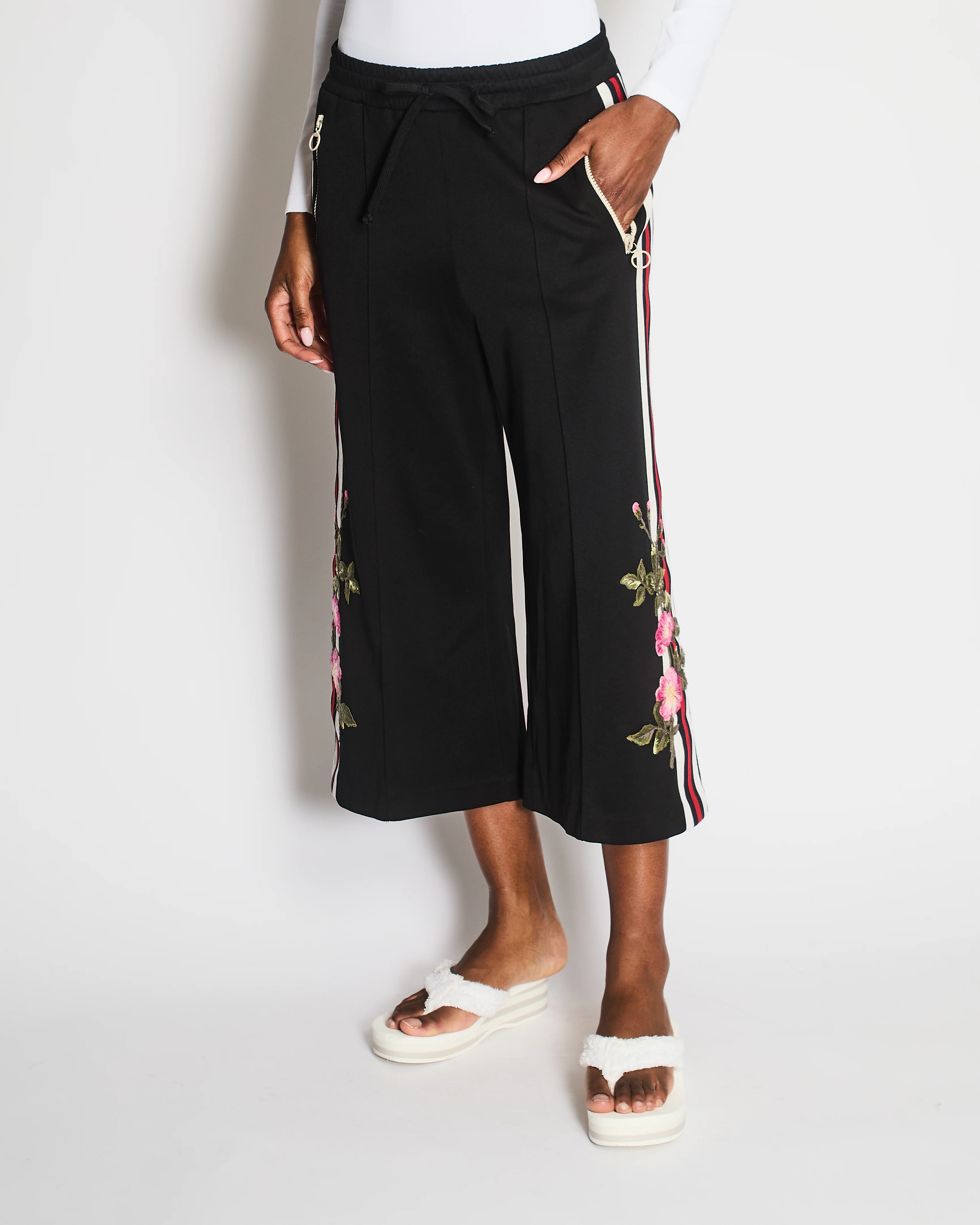 Gucci Black Flower Patch Culottes with Blue, Red and White Stripe Detail and Zipper Pockets Size S (UK 8) - Image 2