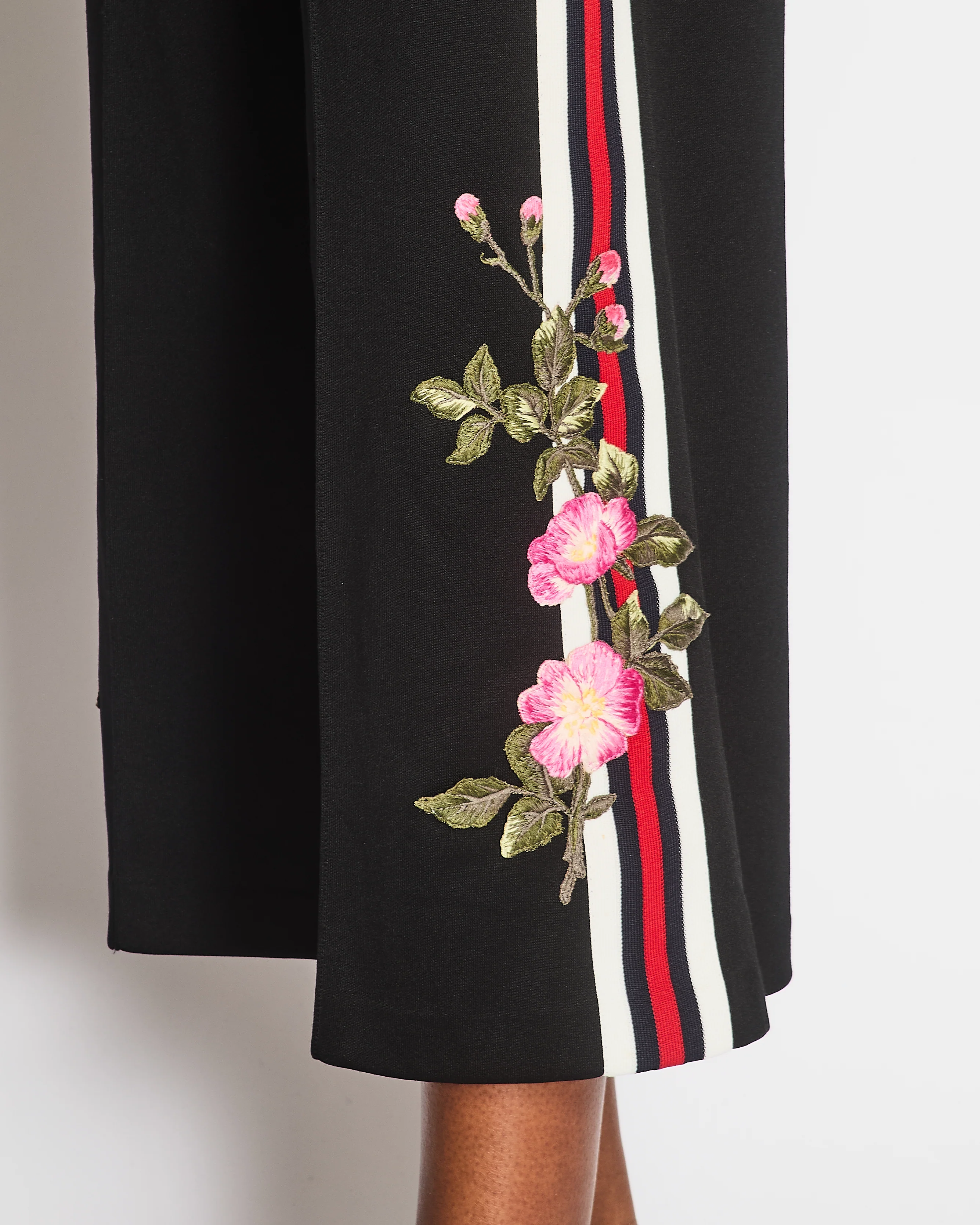Gucci Black Flower Patch Culottes with Blue, Red and White Stripe Detail and Zipper Pockets Size S (UK 8) - Image 4