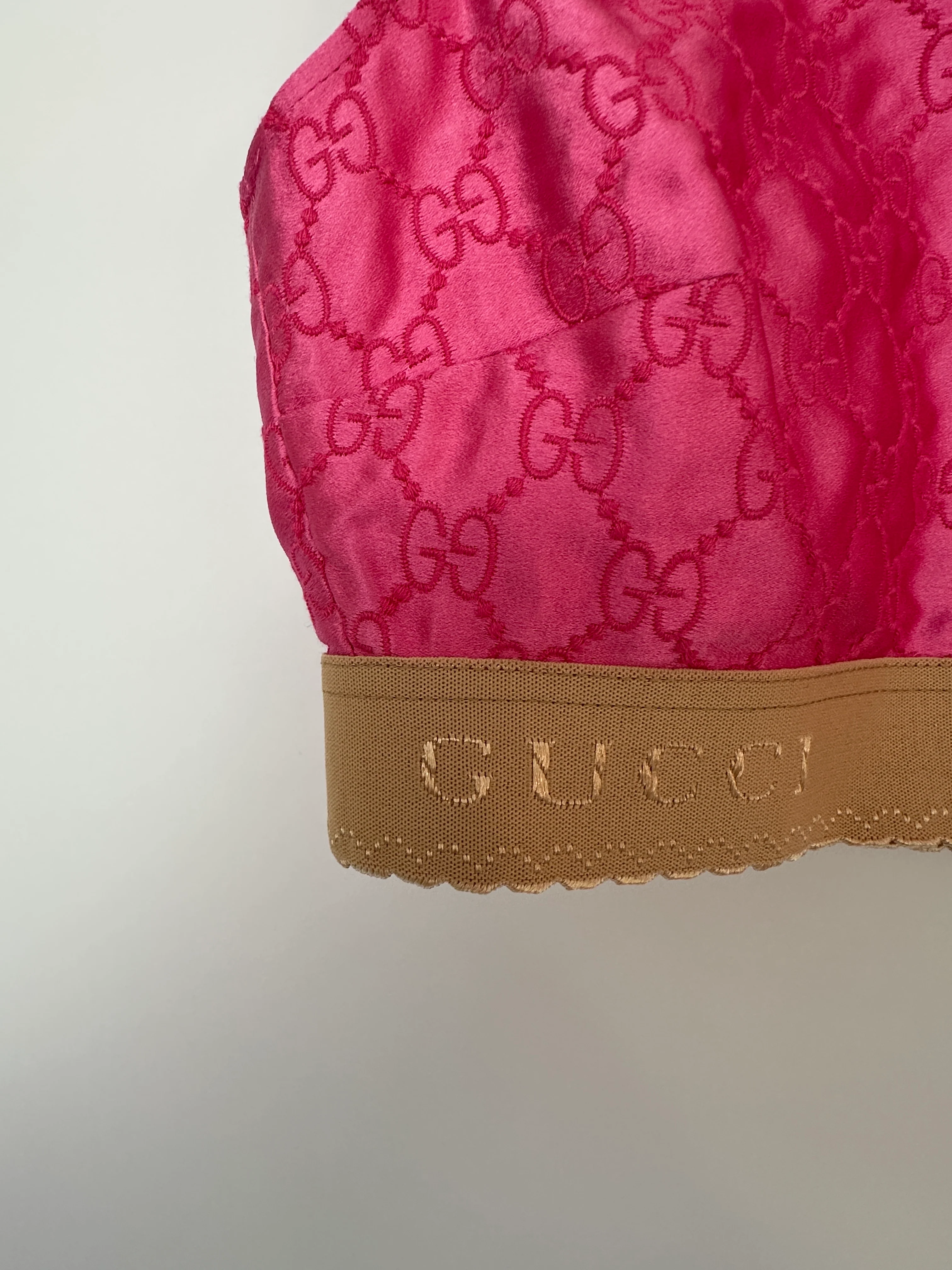 Gucci Pink Silk Monogram Top Shorts Set with Beige Logo Elasticated Detail Size IT 38 (UK 6) - Image 14