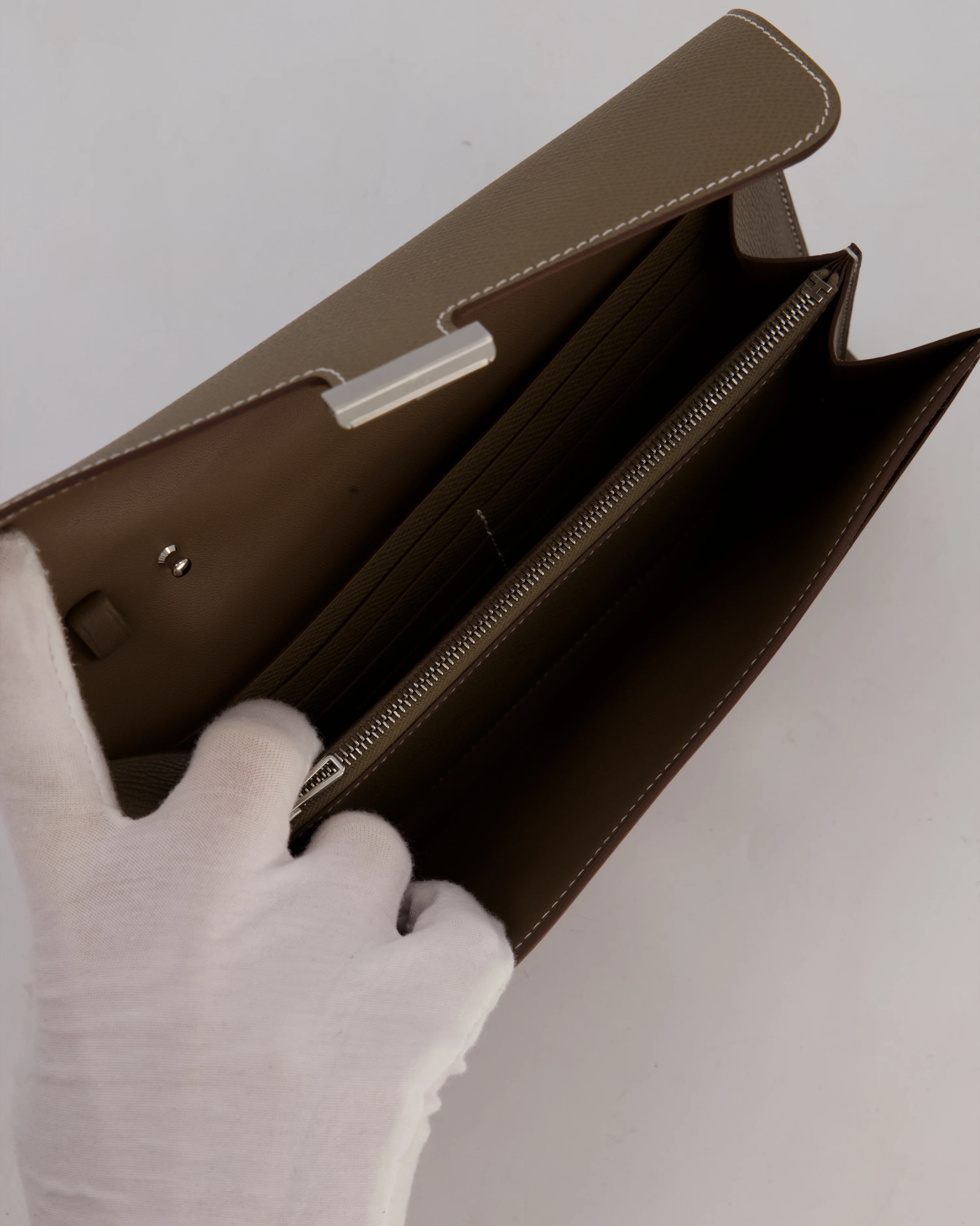 Hermès Constance To Go Bag in Etoupe Epsom Leather with Palladium Hardware - Image 19