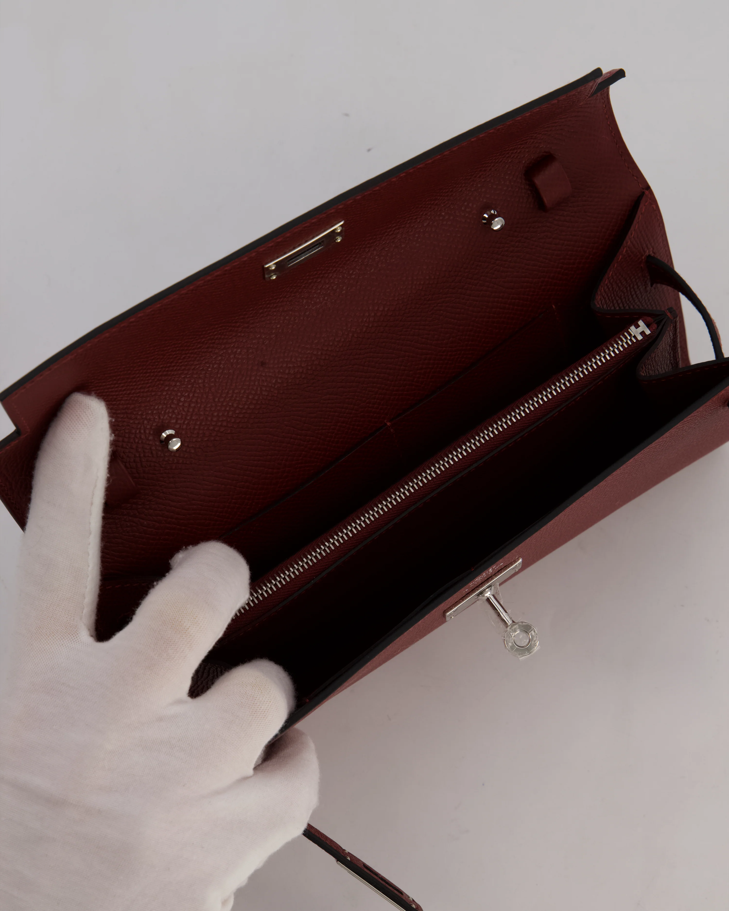Hermès Kelly To Go Bag in Rouge H Epsom Leather with Palladium Hardware - Image 19