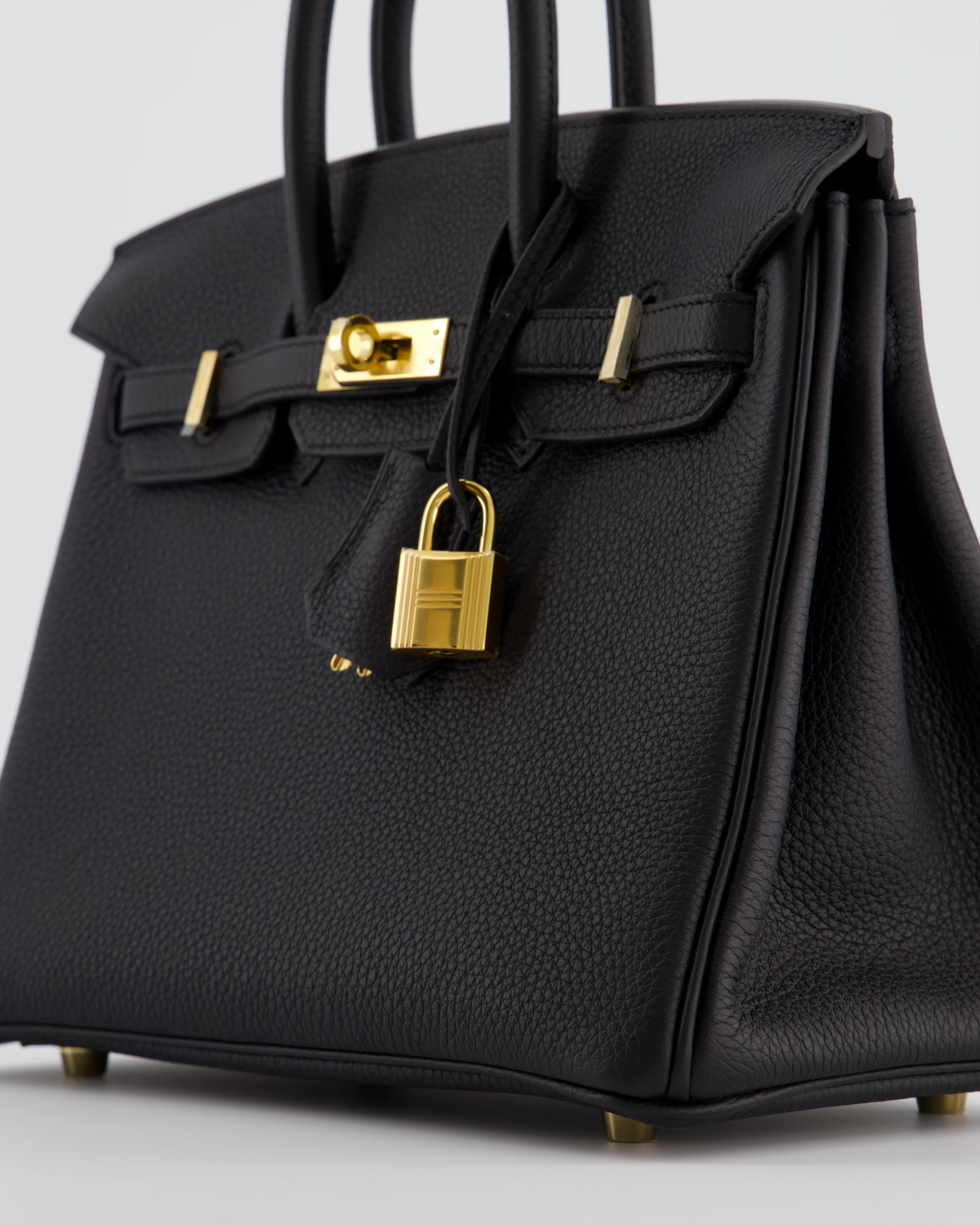 Hermès Birkin 25 Retourne Bag in Noir Togo Leather with Gold Hardware - Image 11