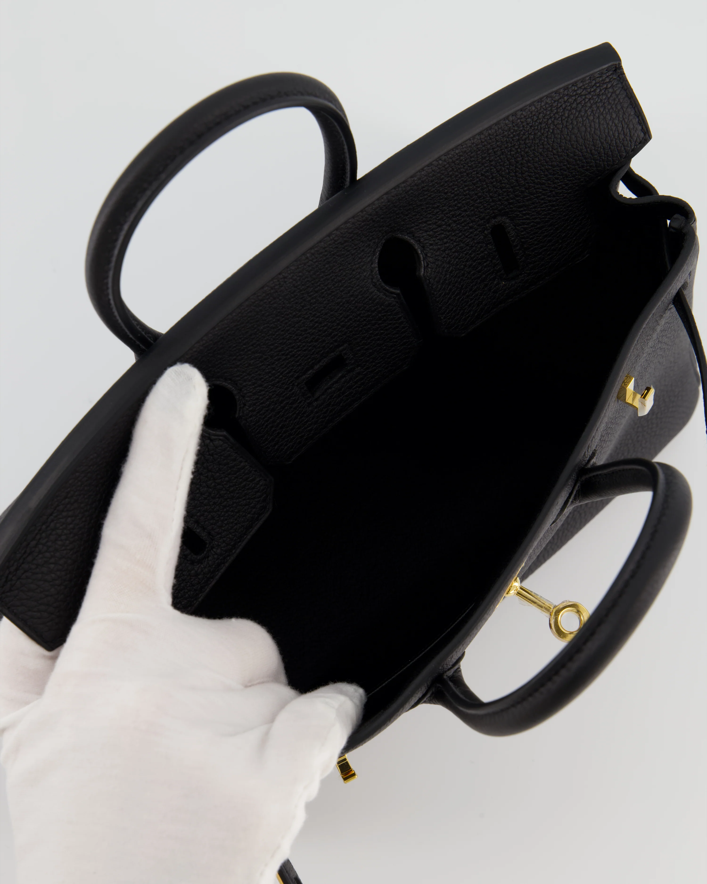 Hermès Birkin 25 Retourne Bag in Noir Togo Leather with Gold Hardware - Image 18