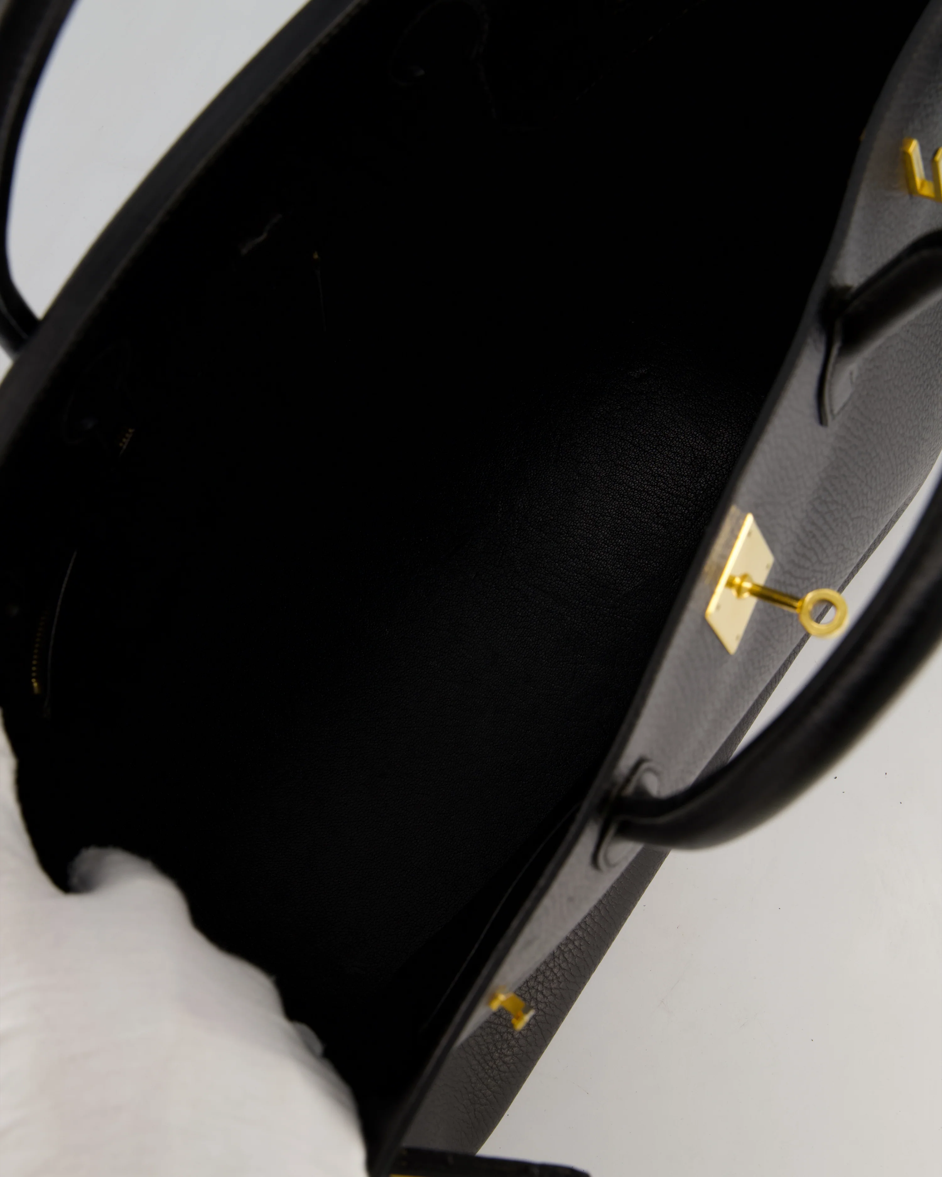 *RARE* Hermès Birkin 40 Retourne Bag in Black Ardennes Leather with Gold Hardware - Image 17