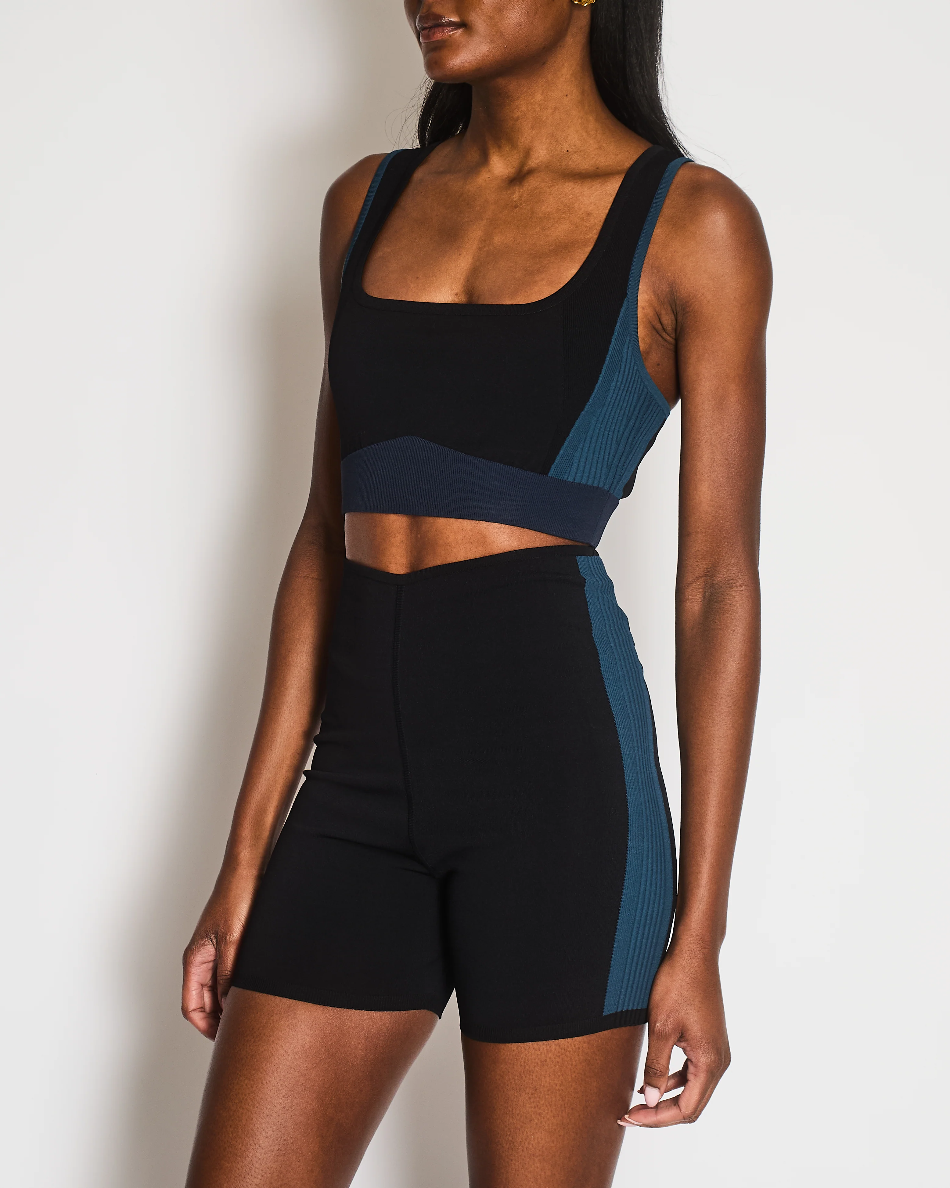 Hermès Black Top and Shorts Sports Set with Blue Ribbed Bands Detail Size S (UK 8) RRP £865 - Image 3